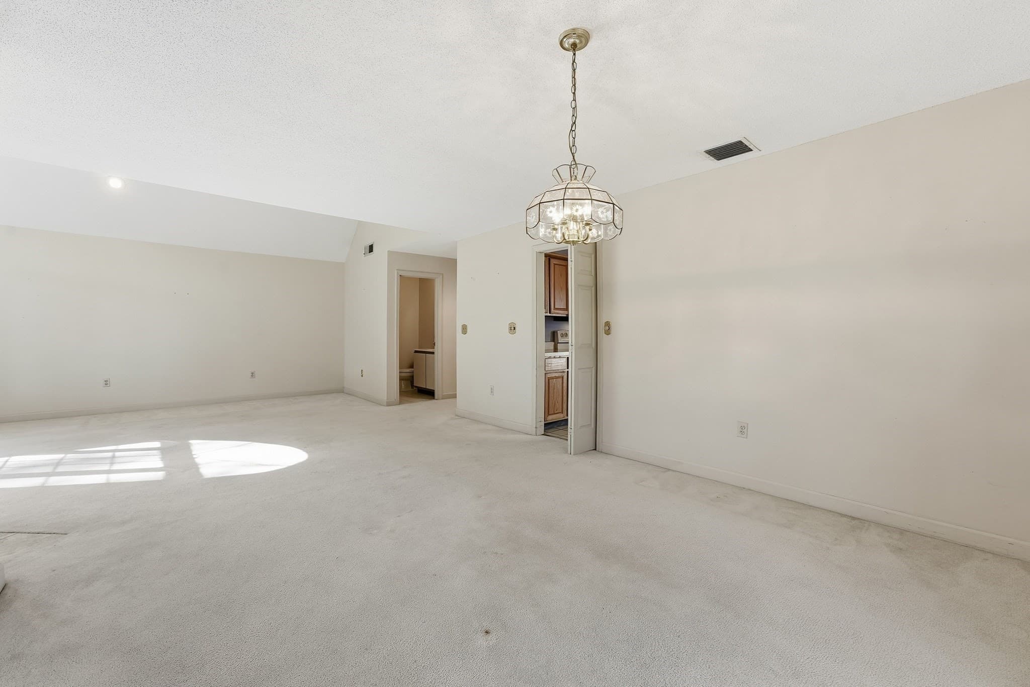 Condominium at 10 Windpath W # 10, West Springfield MA 01089, West Springfield, photo 10 of 42