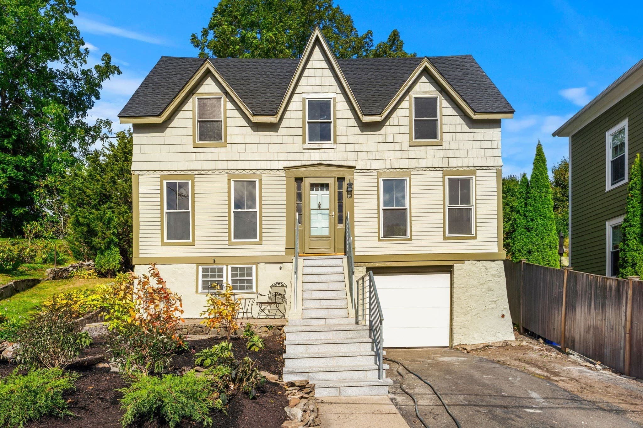 17 Cottage Street, Marblehead MA 01945