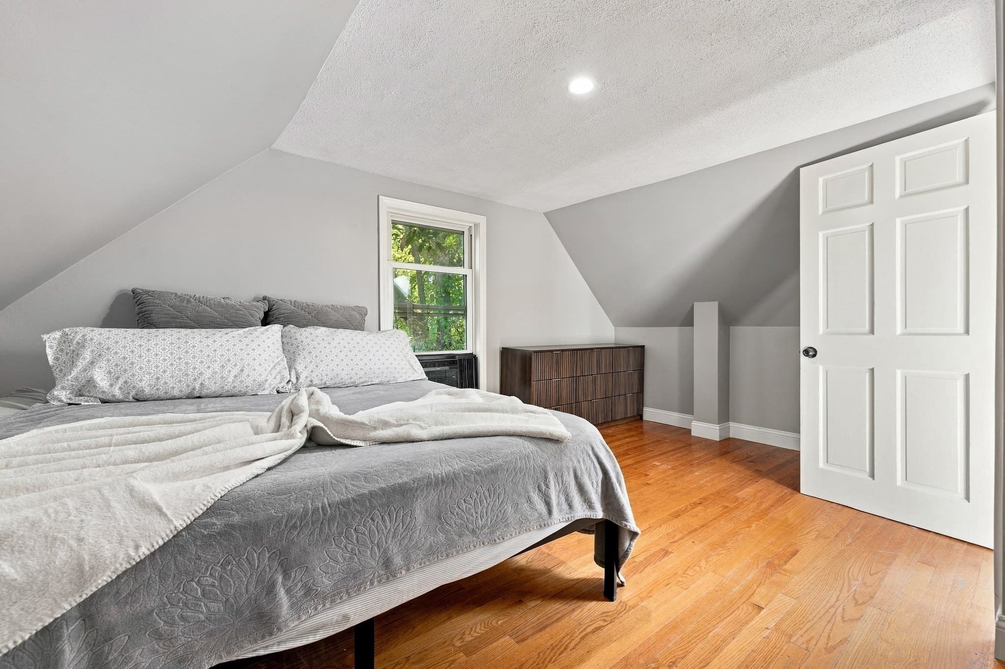 Single Family Residence at 20 Ames St, Lynn MA 01905, Lynn, photo 7 of 16