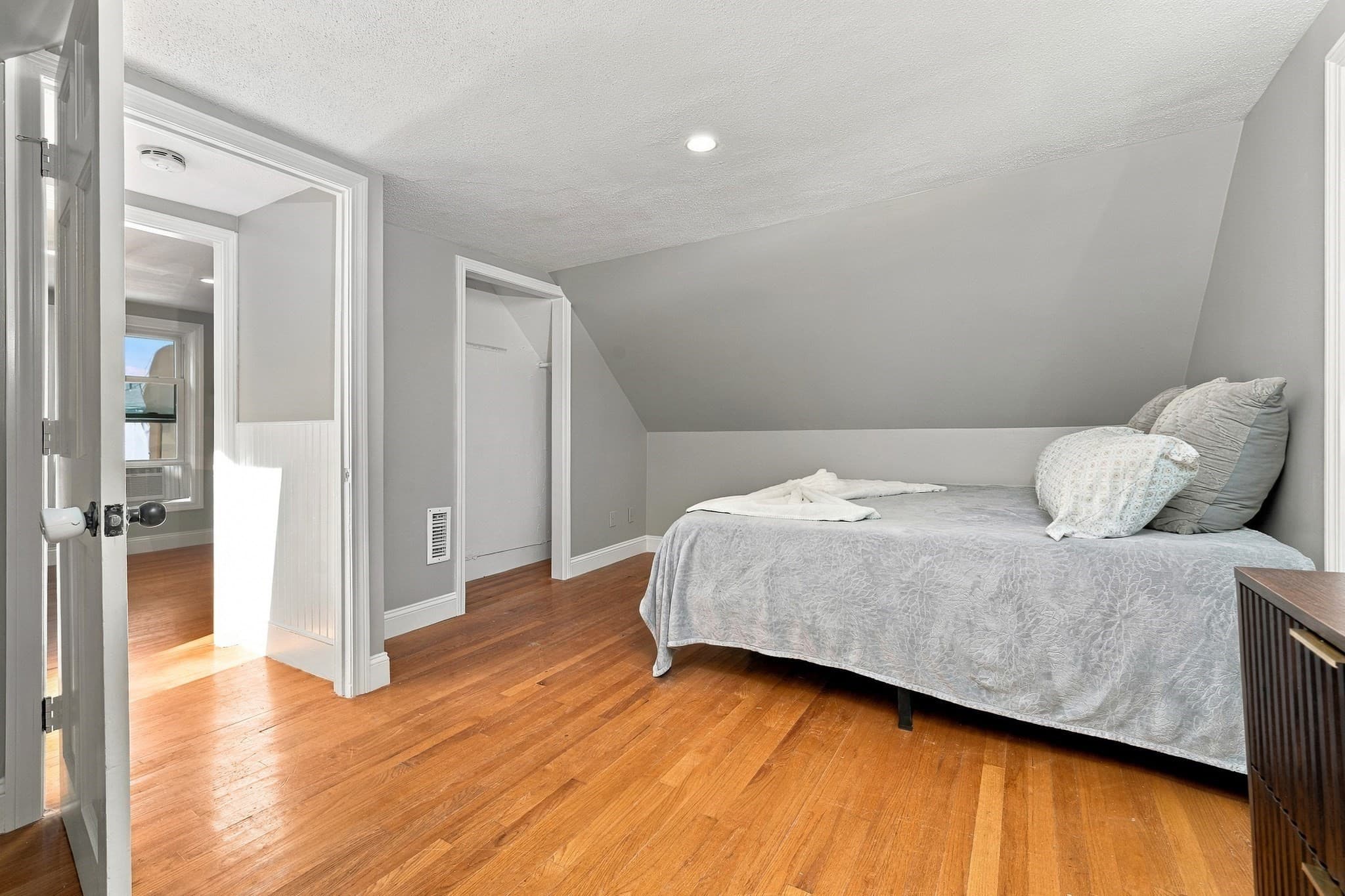 Single Family Residence at 20 Ames St, Lynn MA 01905, Lynn, photo 8 of 16