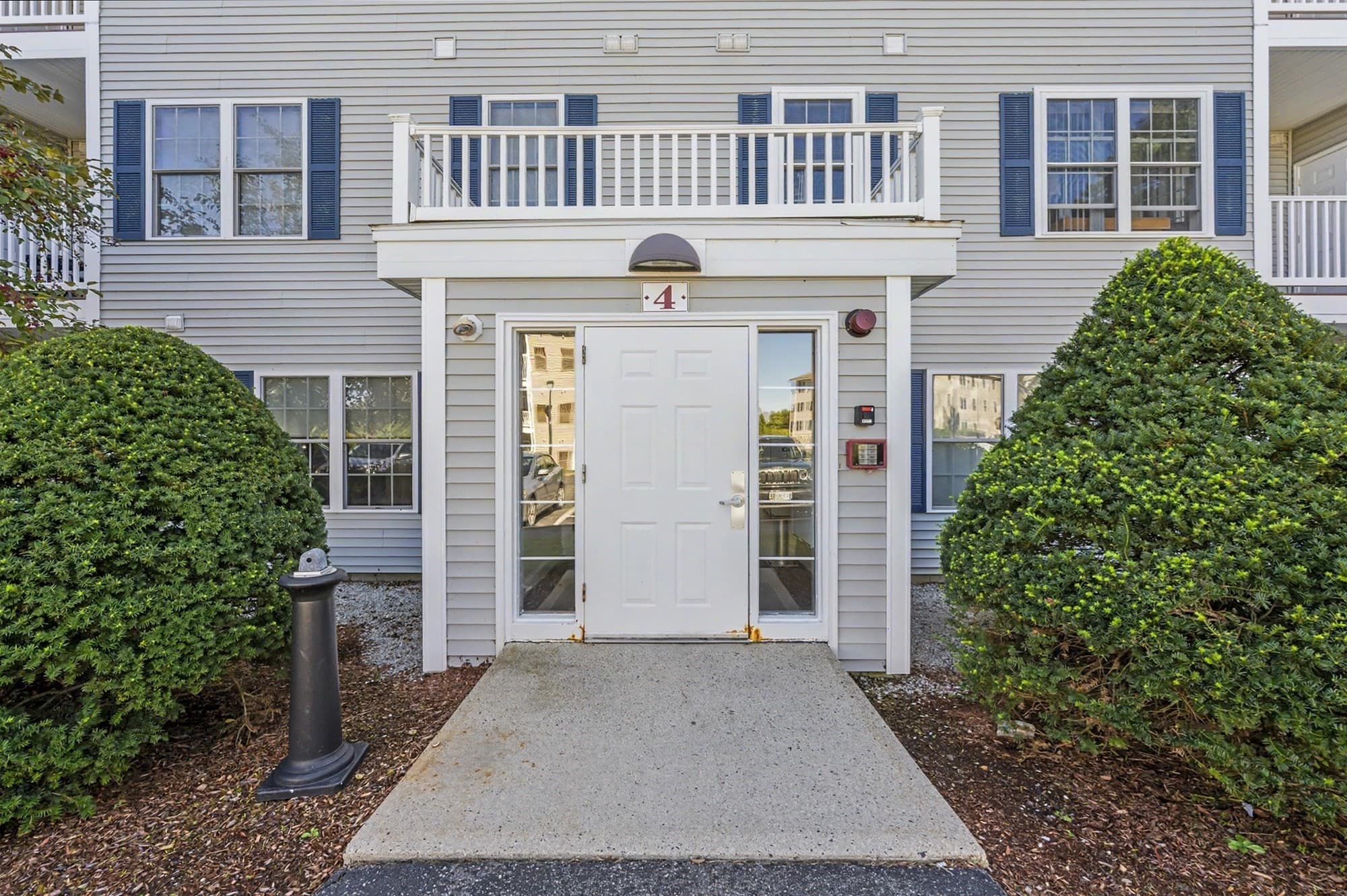 Condominium at 4 Crestview Cir # 116, Londonderry NH 03053, Londonderry, photo 3 of 15