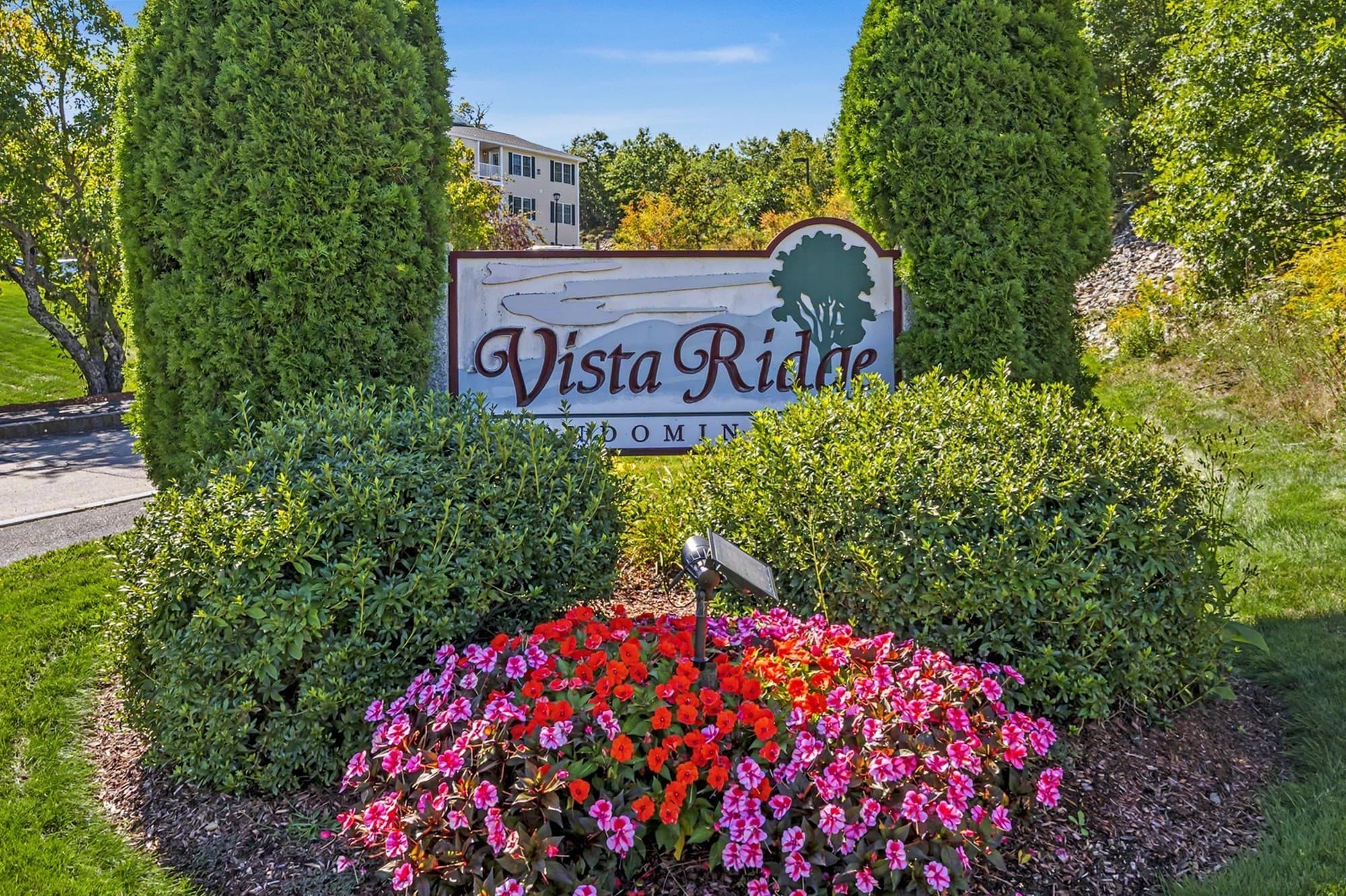 Condominium at 4 Crestview Cir # 116, Londonderry NH 03053, Londonderry, photo 14 of 15