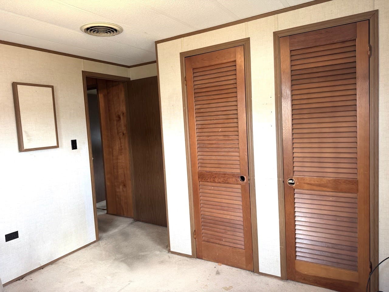 Mobile Home at 19 Jeffrey Lane, Westfield MA 01085, Westfield, photo 23 of 29