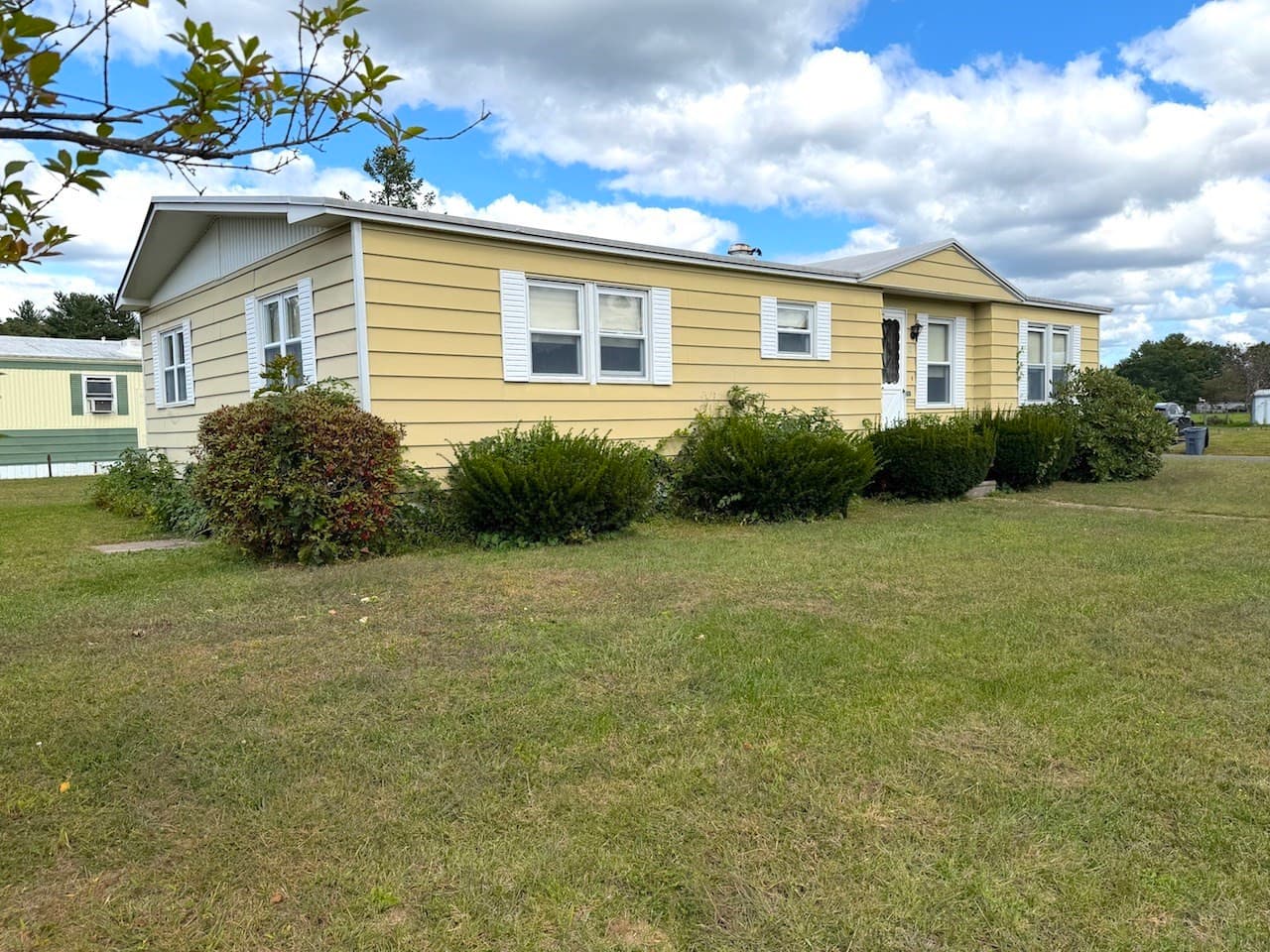 Mobile Home at 19 Jeffrey Lane, Westfield MA 01085, Westfield, photo 3 of 29
