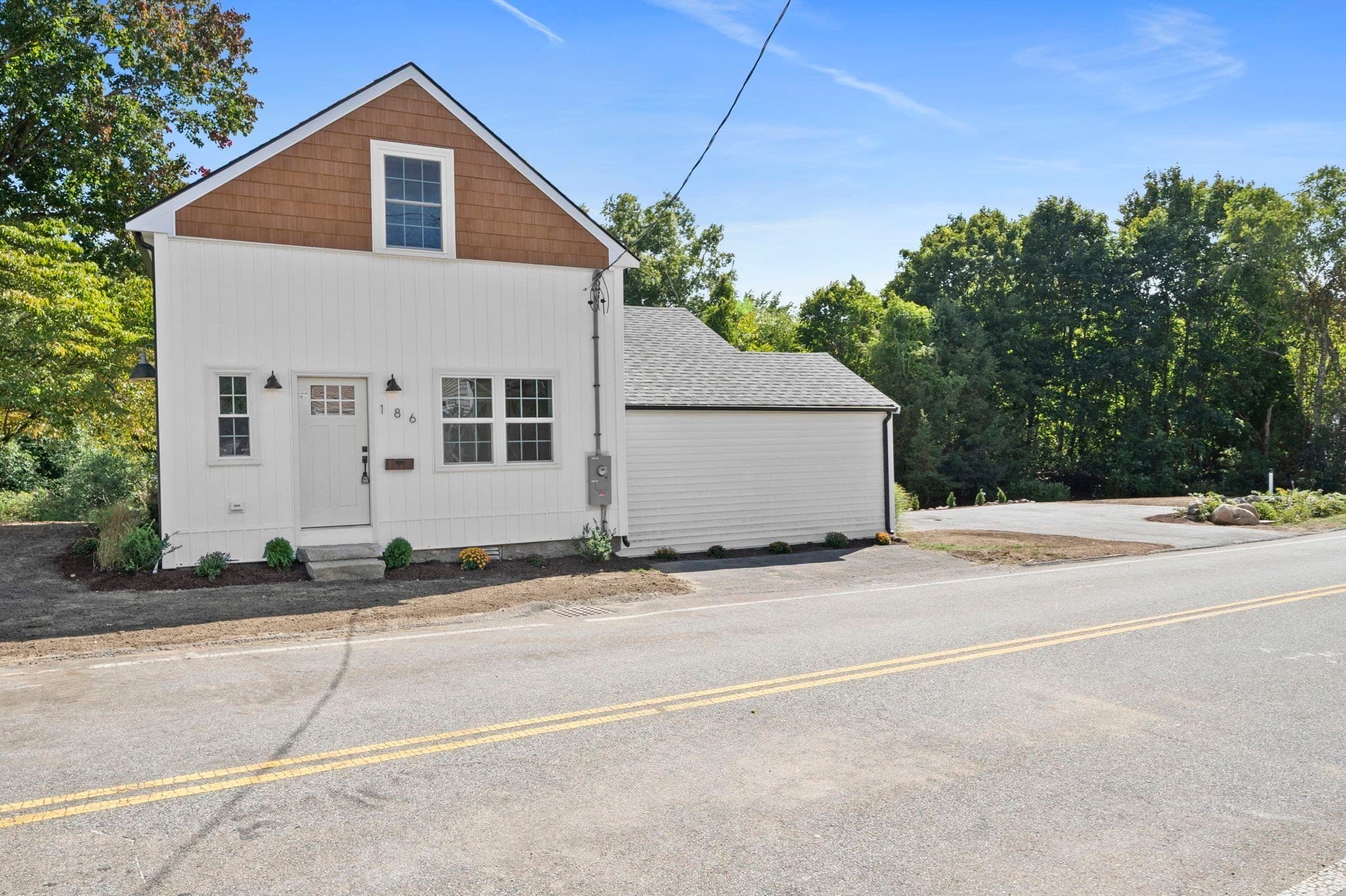 Single Family Residence at 186 Elm, Hanover MA 02339, Hanover, photo 2 of 35