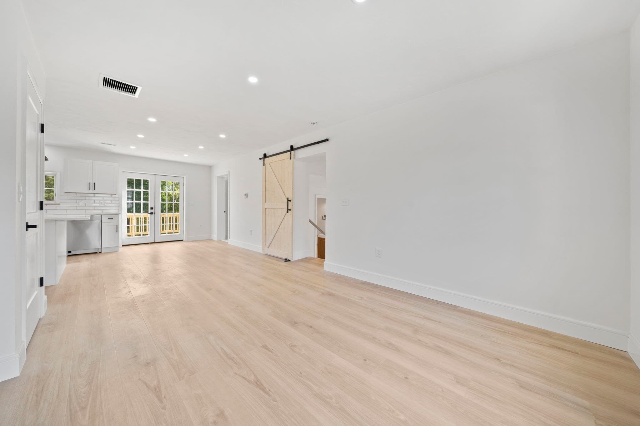 Single Family Residence at 186 Elm, Hanover MA 02339, Hanover, photo 13 of 35