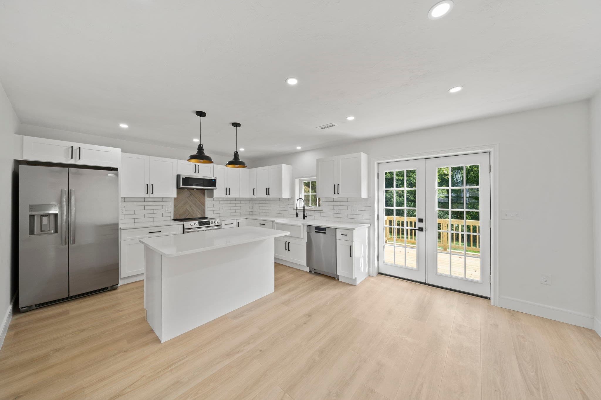 Single Family Residence at 186 Elm, Hanover MA 02339, Hanover, photo 3 of 35