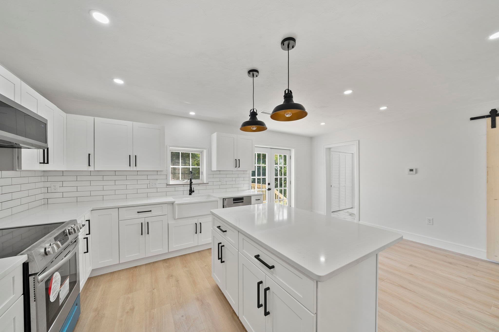 Single Family Residence at 186 Elm, Hanover MA 02339, Hanover, photo 5 of 35