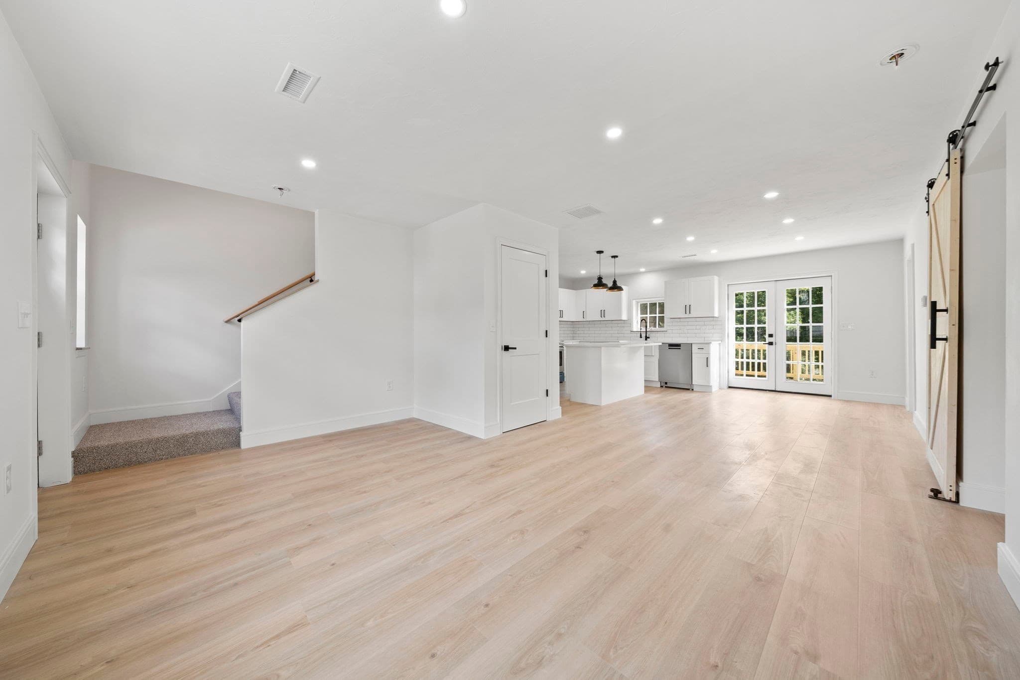 Single Family Residence at 186 Elm, Hanover MA 02339, Hanover, photo 9 of 35