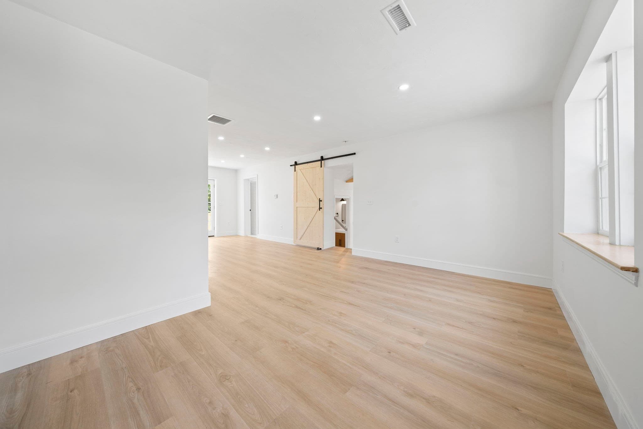 Single Family Residence at 186 Elm, Hanover MA 02339, Hanover, photo 11 of 35
