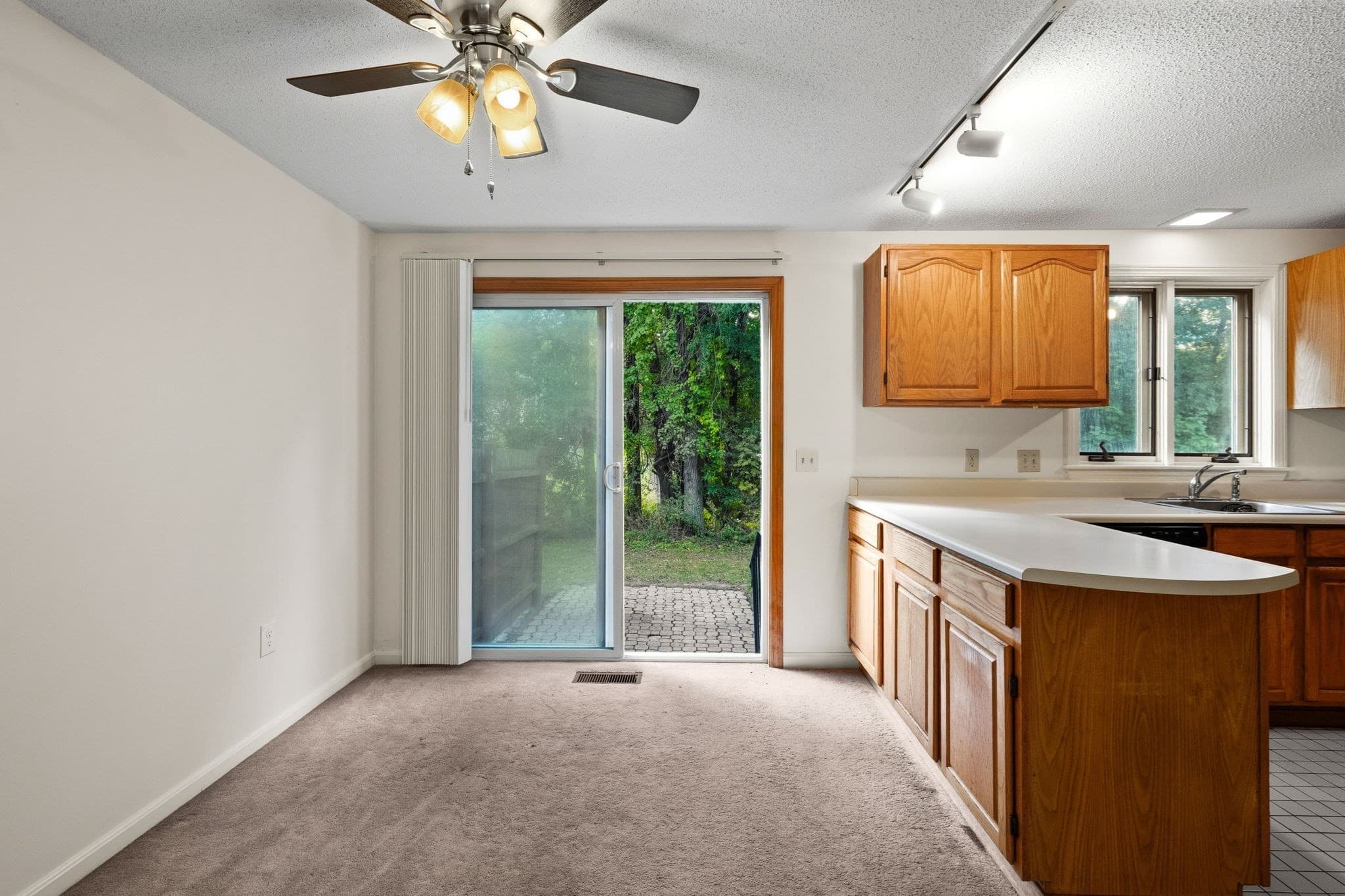 Condominium at 55 Littleton Road # 2E, Ayer MA 01420, Ayer, photo 6 of 34