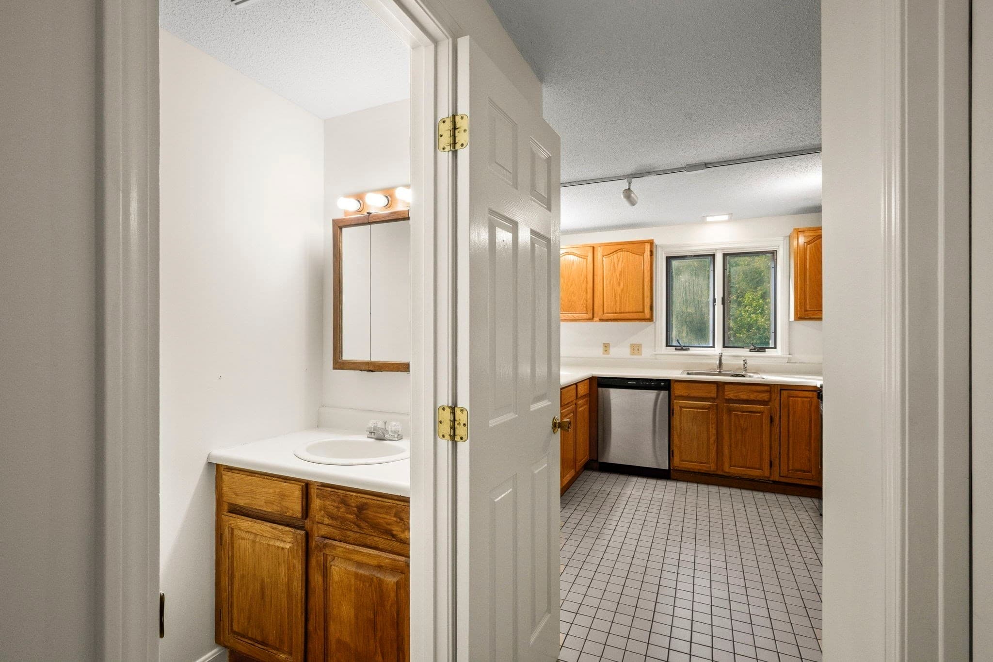 Condominium at 55 Littleton Road # 2E, Ayer MA 01420, Ayer, photo 17 of 34