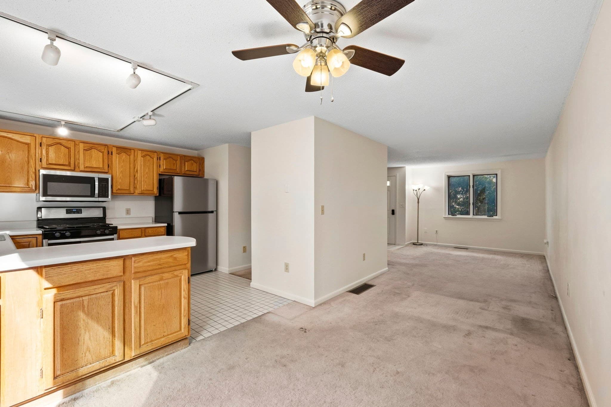 Condominium at 55 Littleton Road # 2E, Ayer MA 01420, Ayer, photo 7 of 34