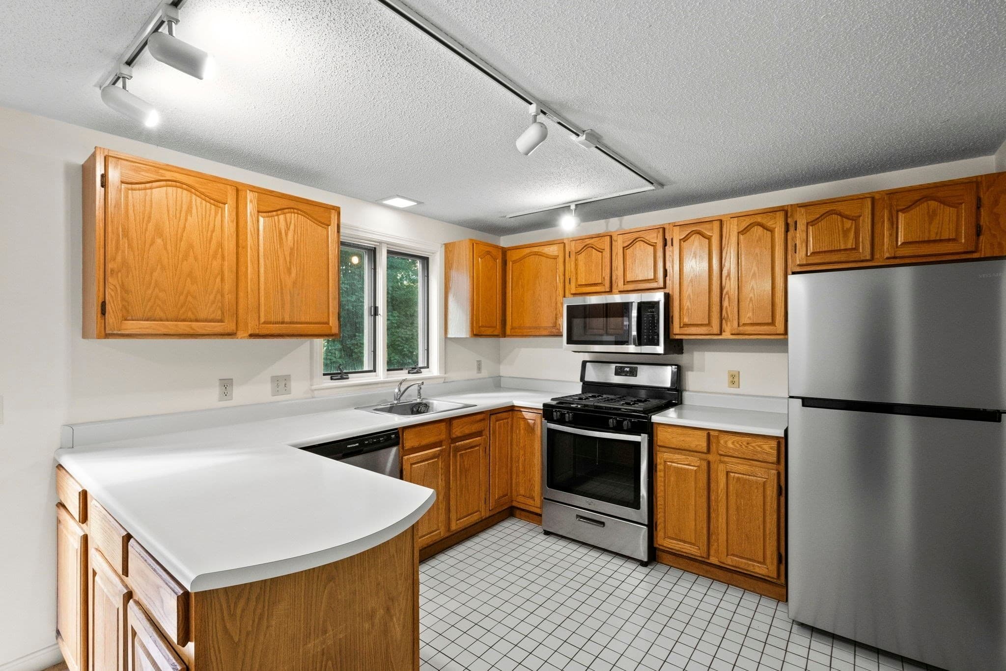 Condominium at 55 Littleton Road # 2E, Ayer MA 01420, Ayer, photo 3 of 34