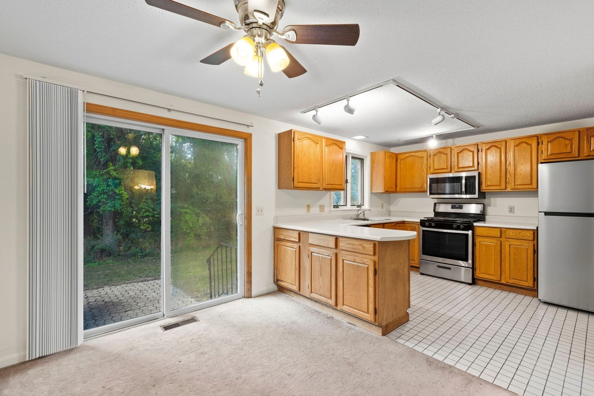 Condominium at 55 Littleton Road # 2E, Ayer MA 01420, Ayer, photo 4 of 34