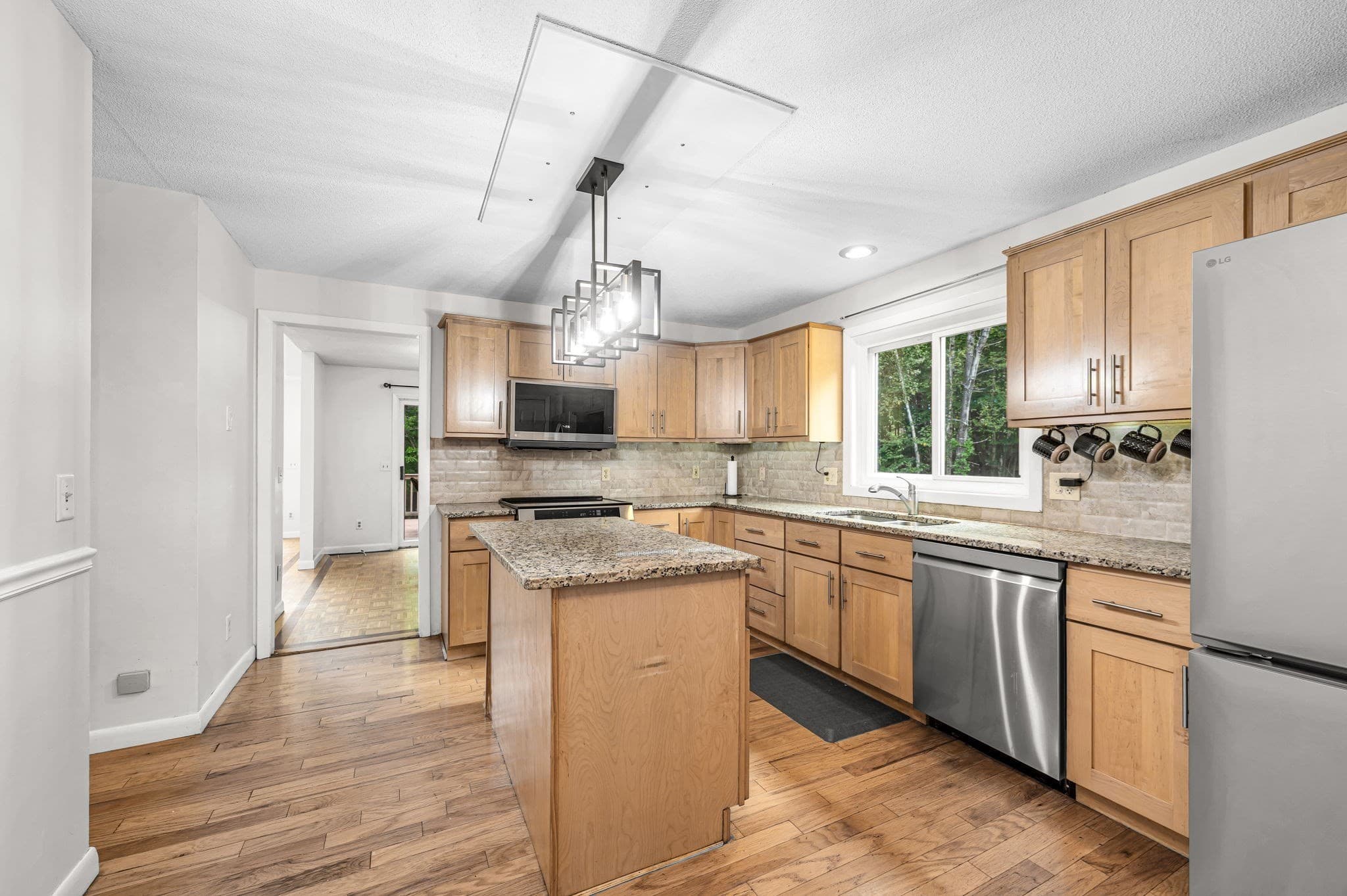 Single Family Residence at 72 Mountain View Dr, Belchertown MA 01007, Belchertown, photo 17 of 40
