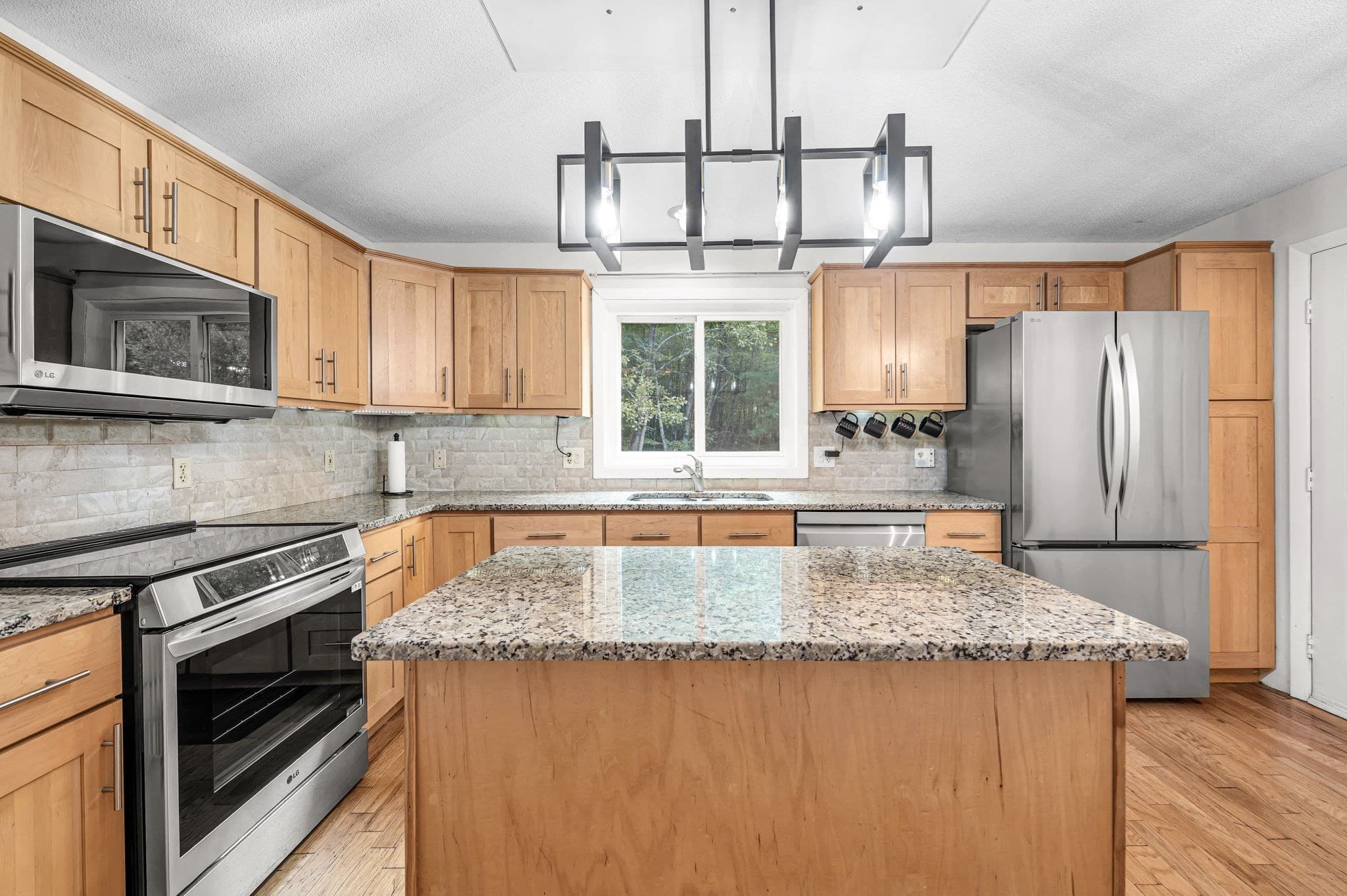 Single Family Residence at 72 Mountain View Dr, Belchertown MA 01007, Belchertown, photo 19 of 40
