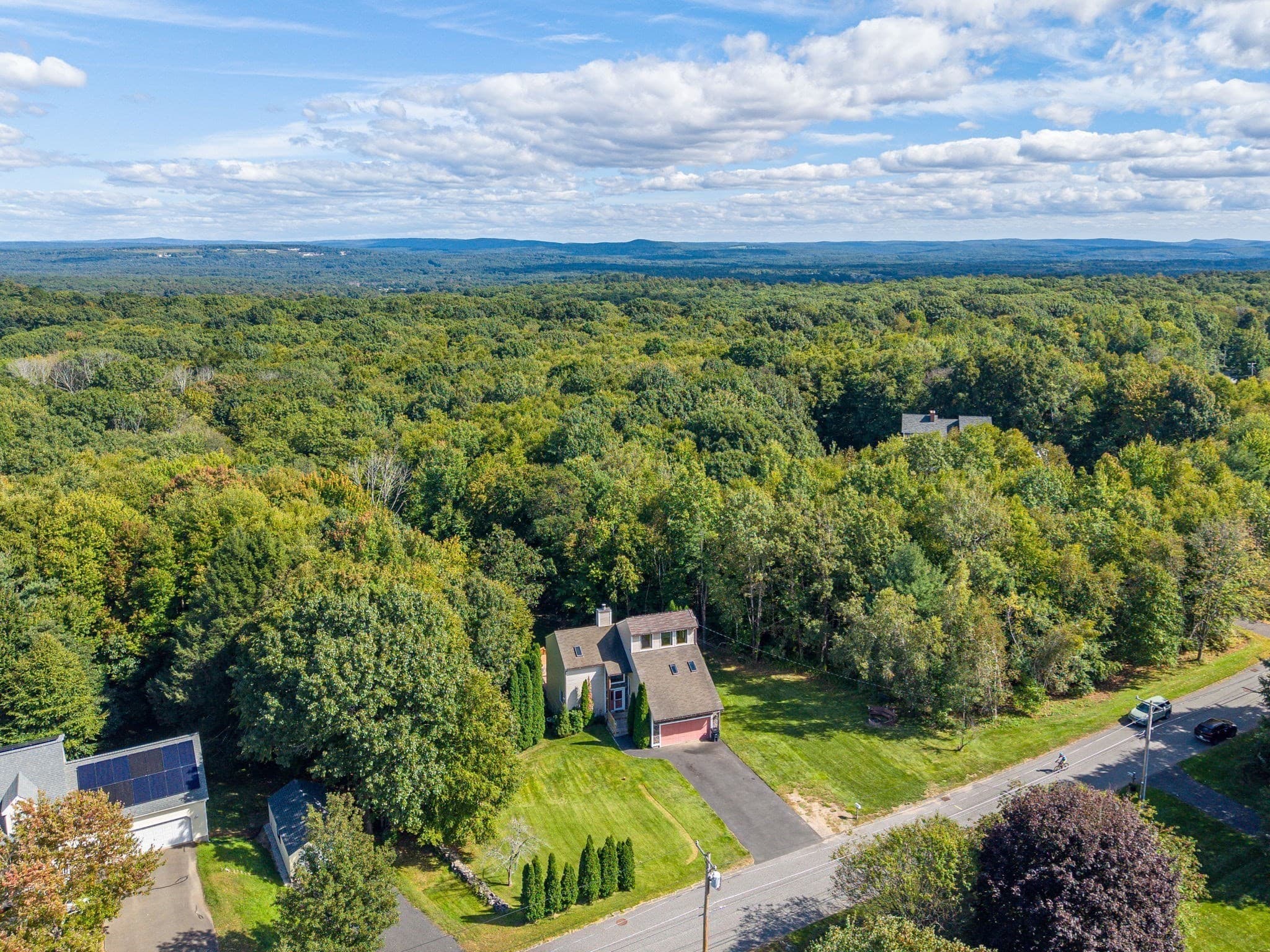 Single Family Residence at 72 Mountain View Dr, Belchertown MA 01007, Belchertown, photo 4 of 40