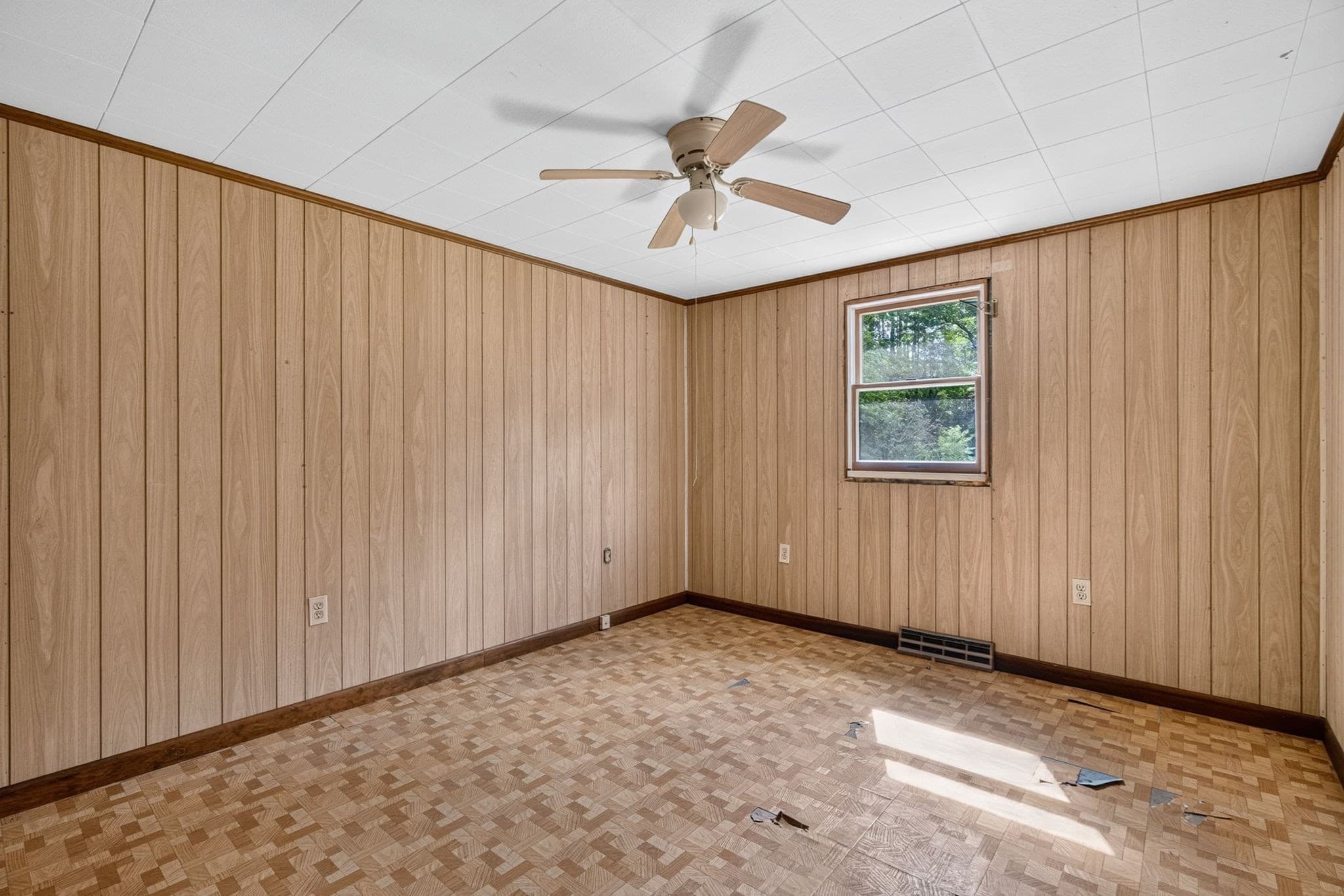 Single Family Residence at 37 Chipaway Rd, Freetown MA 02717, Freetown, photo 17 of 27