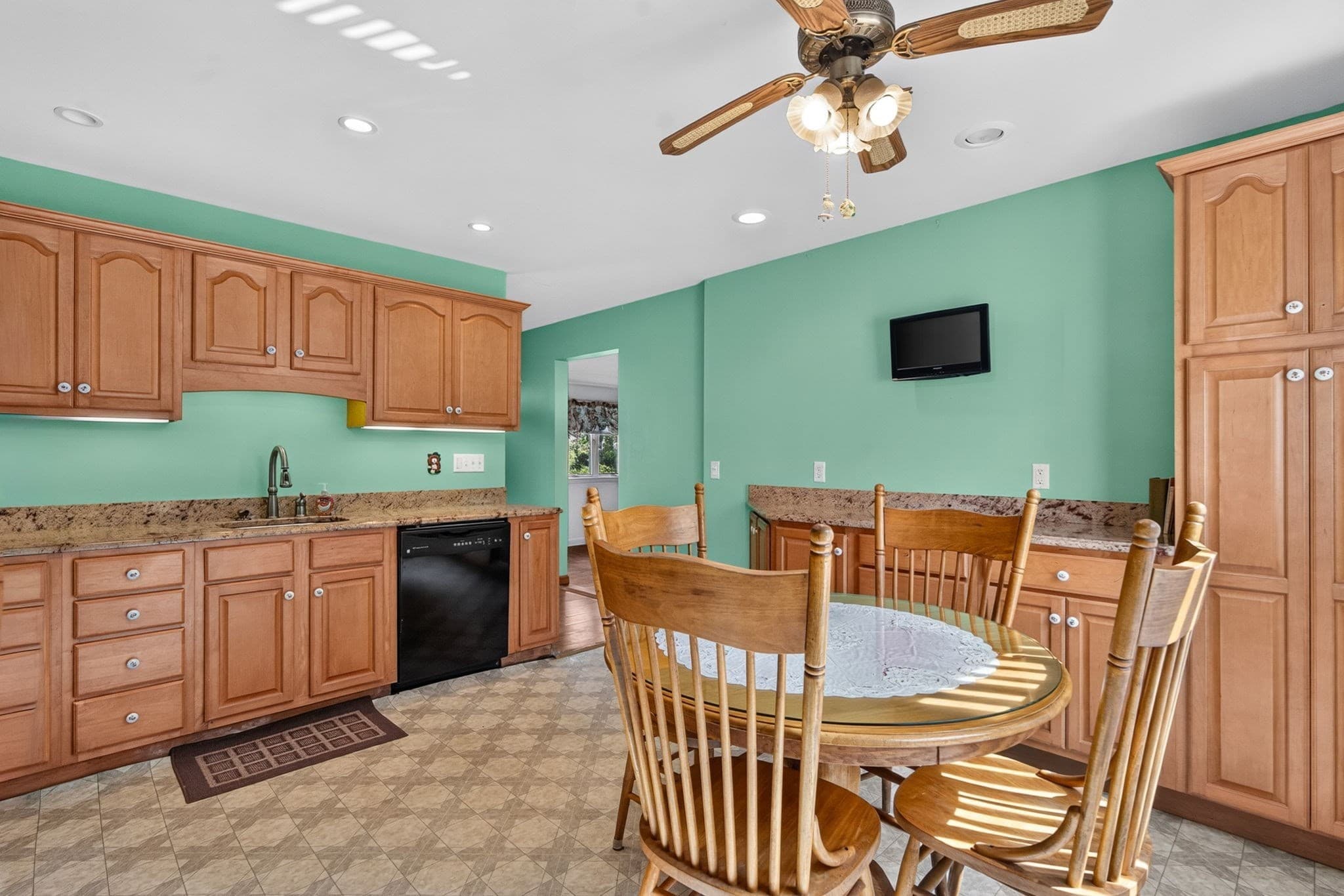 Single Family Residence at 37 Chipaway Rd, Freetown MA 02717, Freetown, photo 7 of 27
