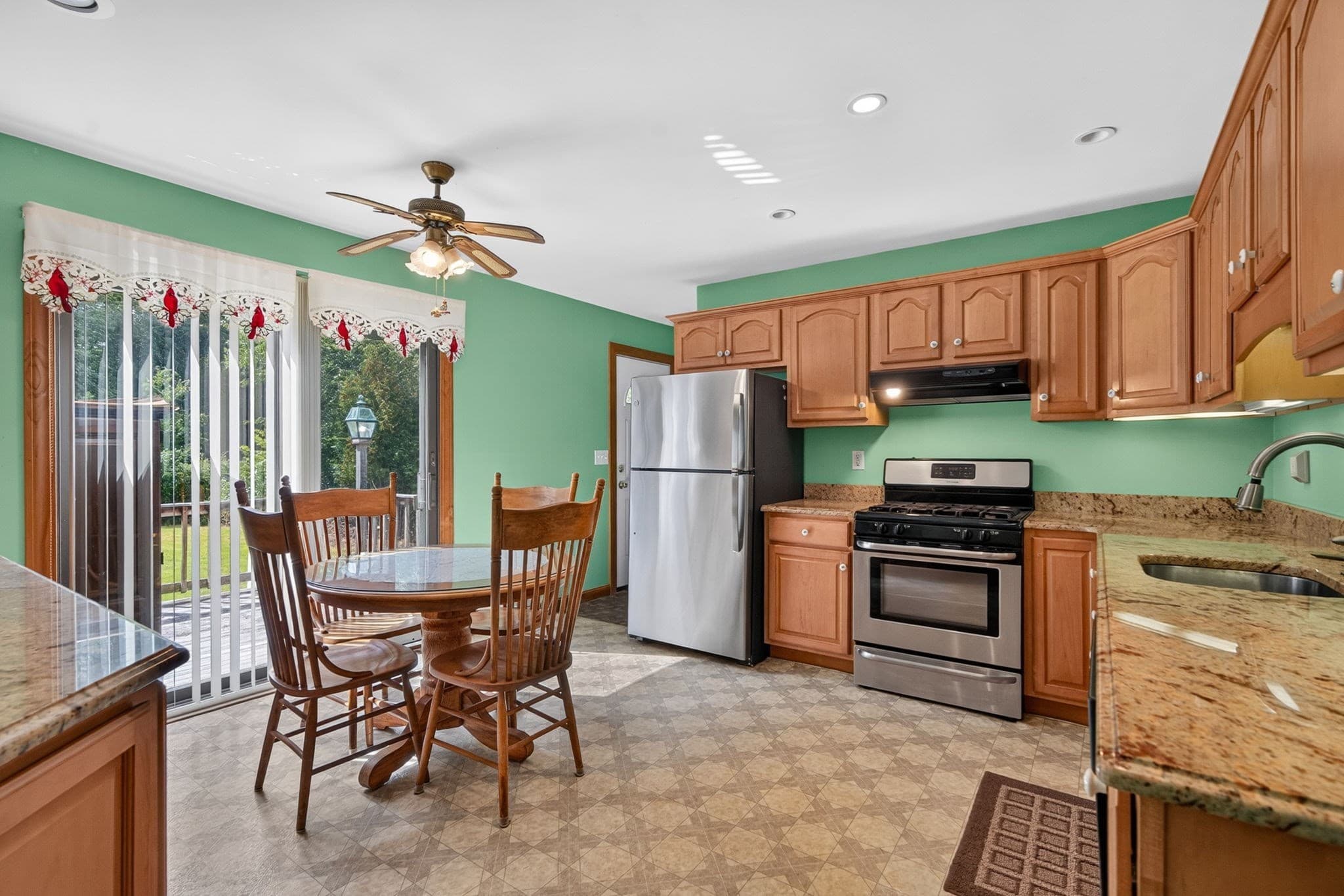 Single Family Residence at 37 Chipaway Rd, Freetown MA 02717, Freetown, photo 5 of 27