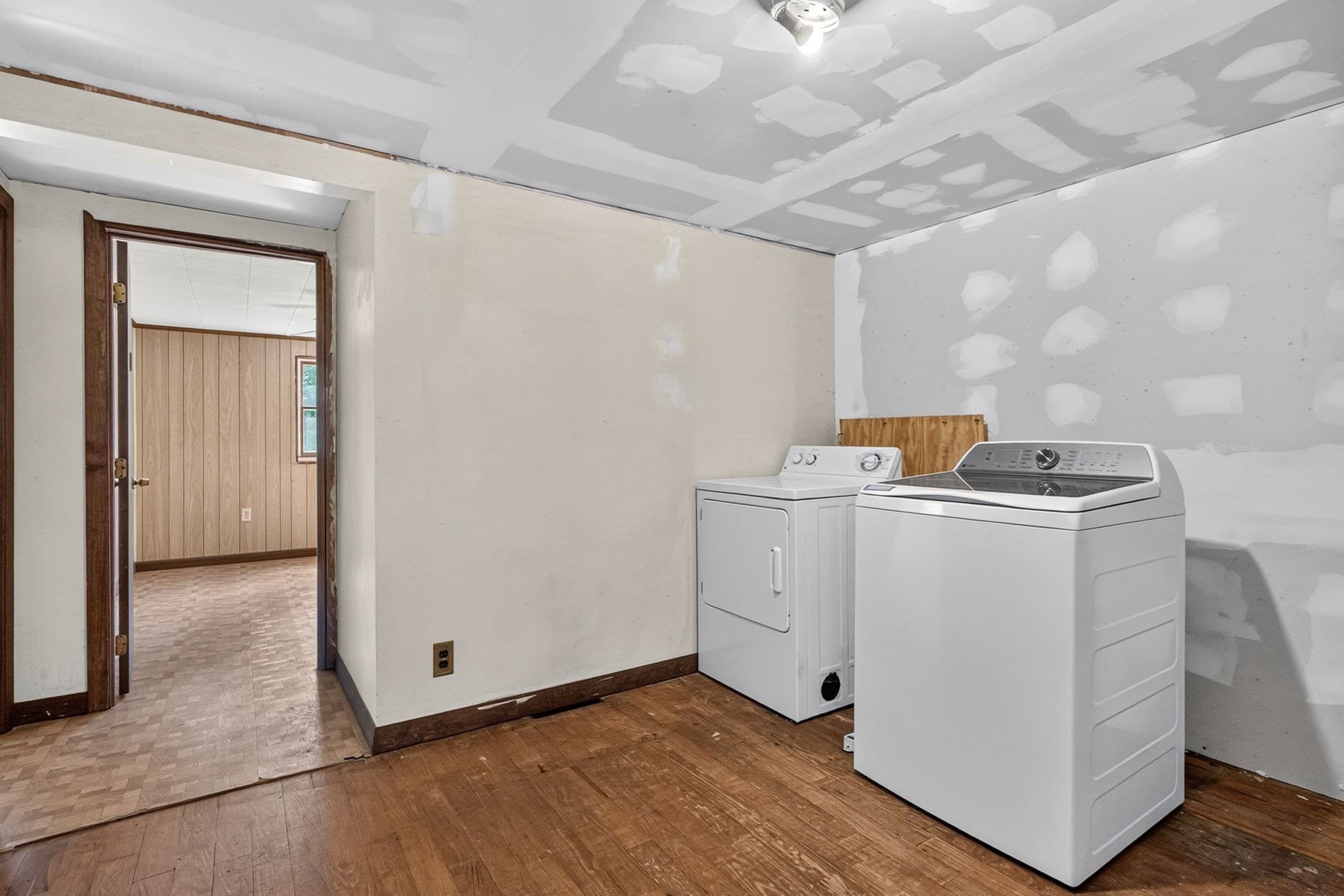 Single Family Residence at 37 Chipaway Rd, Freetown MA 02717, Freetown, photo 14 of 27