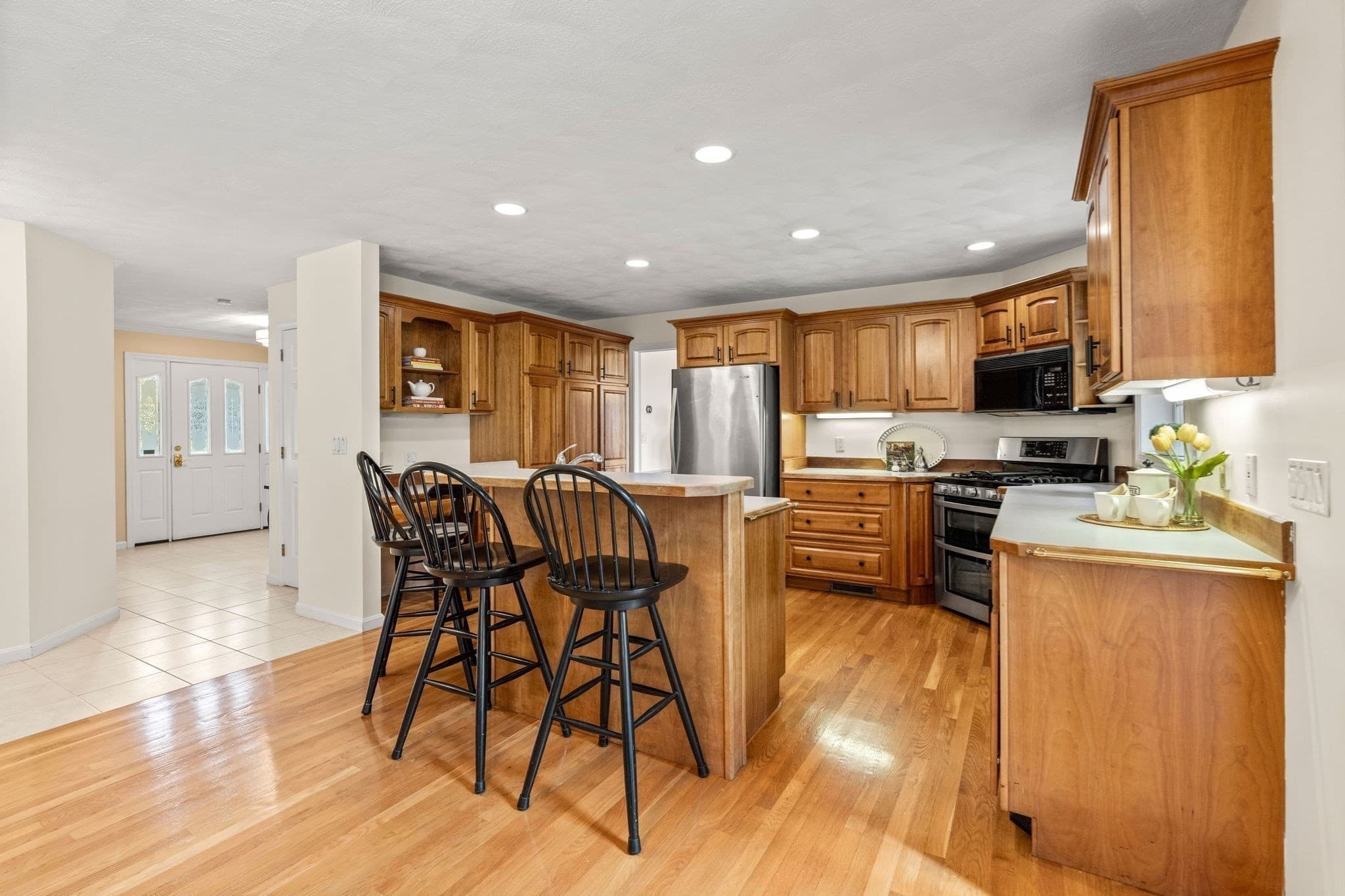 Single Family Residence at 8 Jack Rabbit Ln, Westford MA 01886, Westford, photo 9 of 39