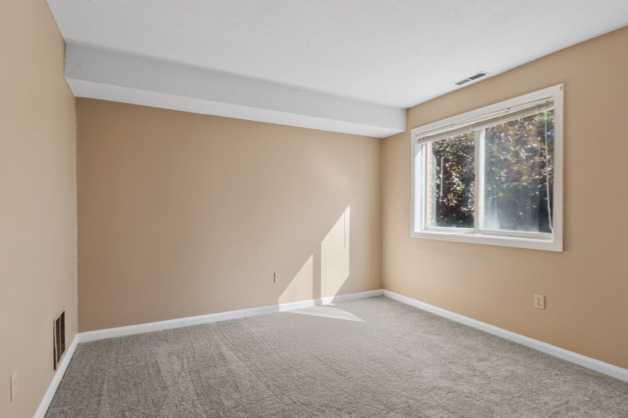 Condominium at 1508 Gorham Street # 102, Lowell MA 01852, Lowell, photo 16 of 23