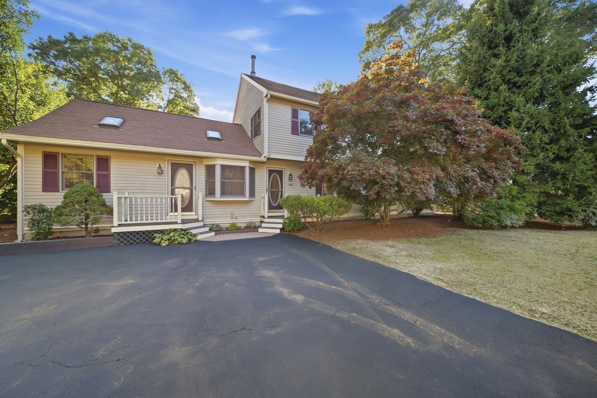 1289 Whipple Rd, Tewksbury MA 01876