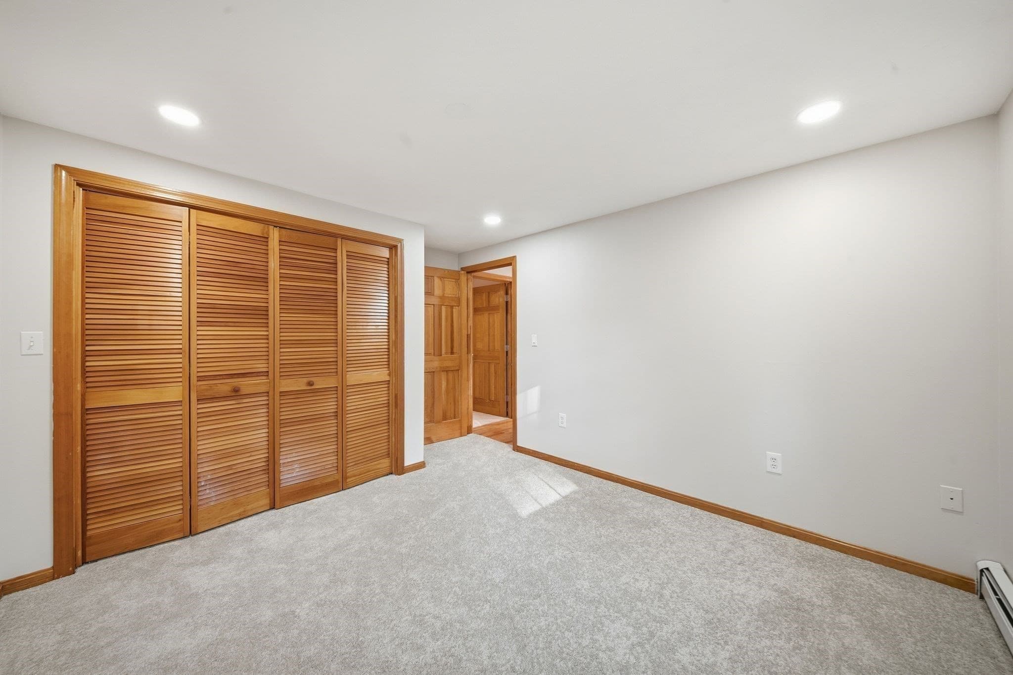 Single Family Residence at 1289 Whipple Rd, Tewksbury MA 01876, Tewksbury, photo 11 of 41