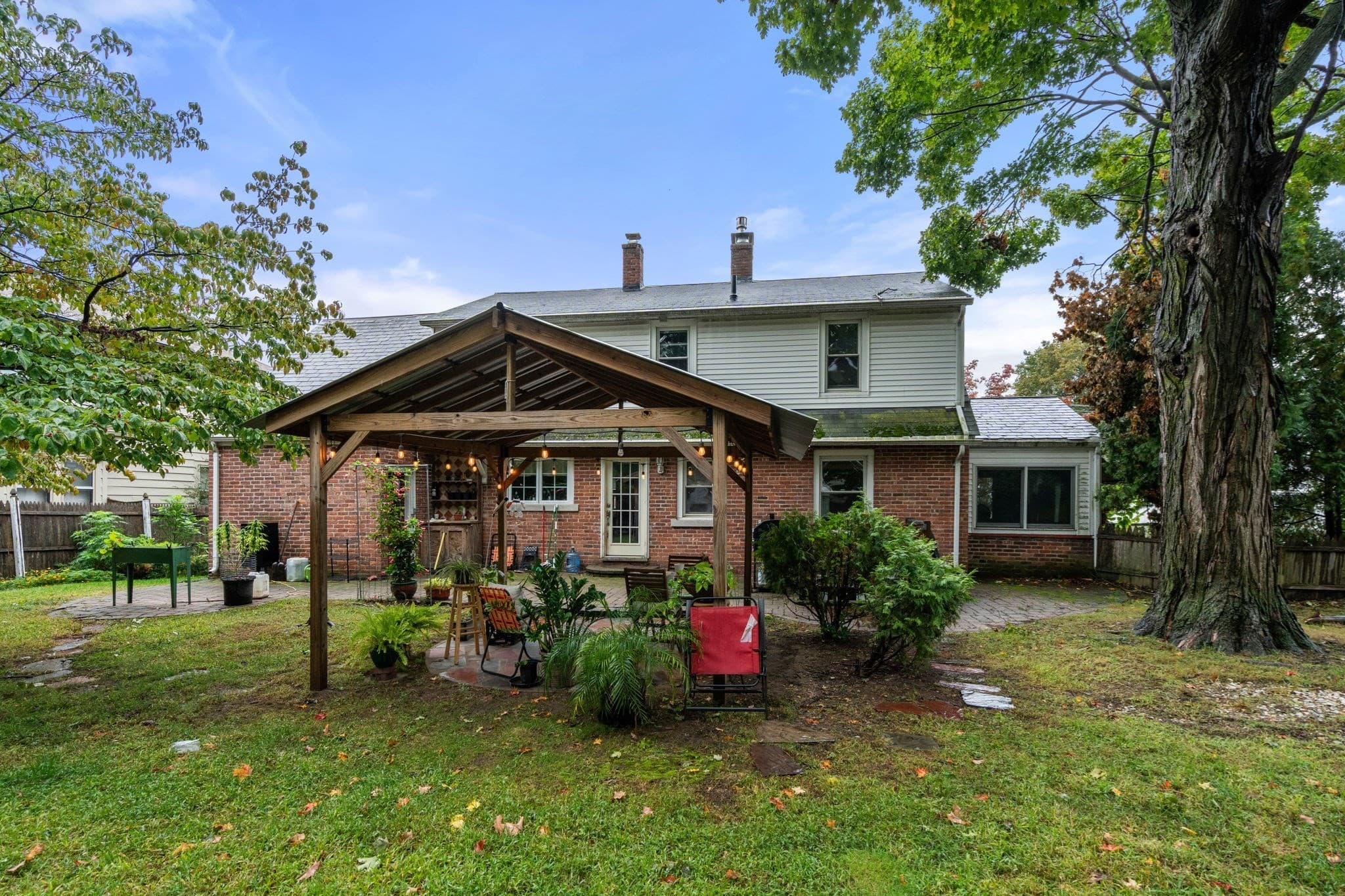 Single Family Residence at 43 Winsor St, Ludlow MA 01056, Ludlow, photo 4 of 40