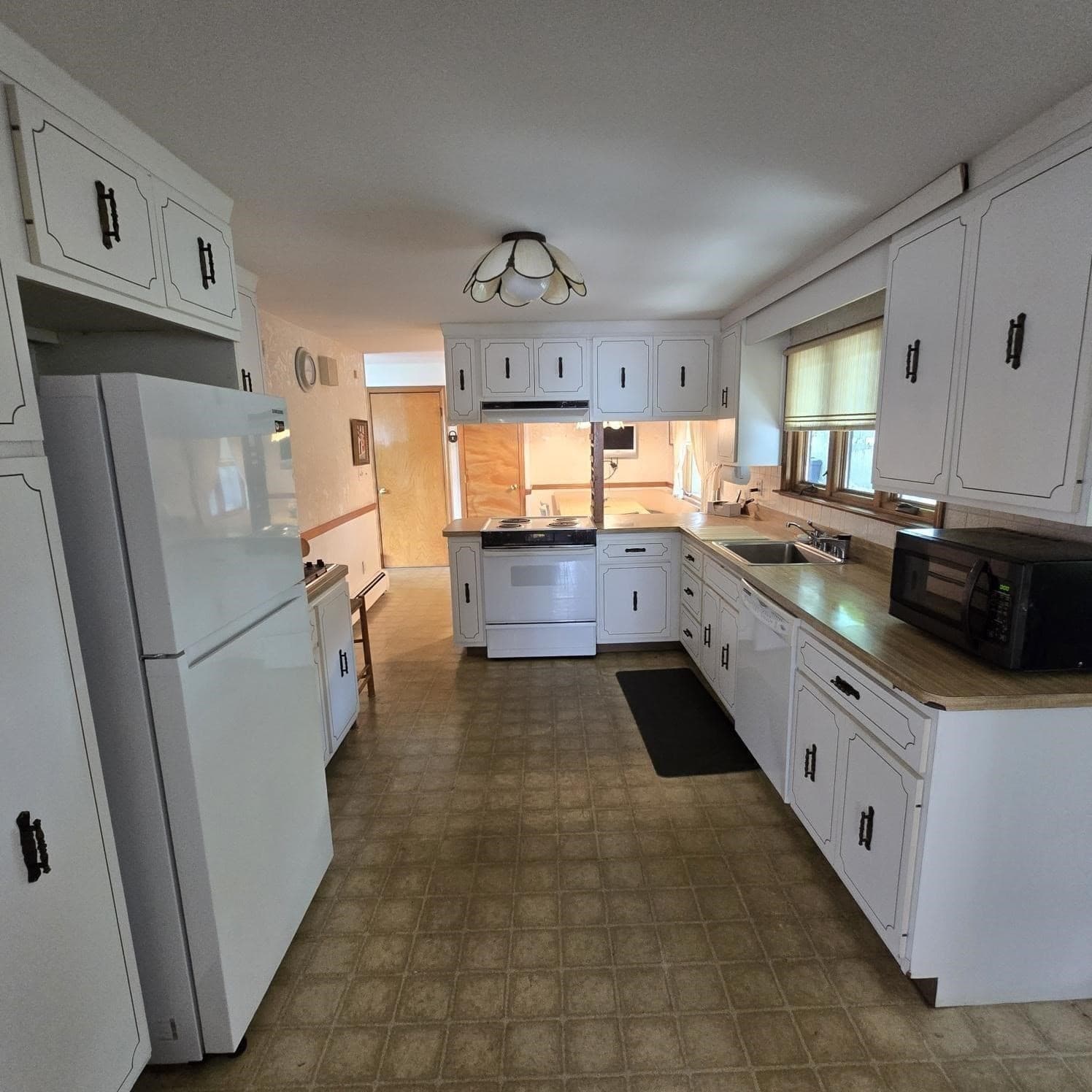 Single Family Residence at 59 Kenelworth Ave, Brockton MA 02301, Brockton, photo 10 of 23