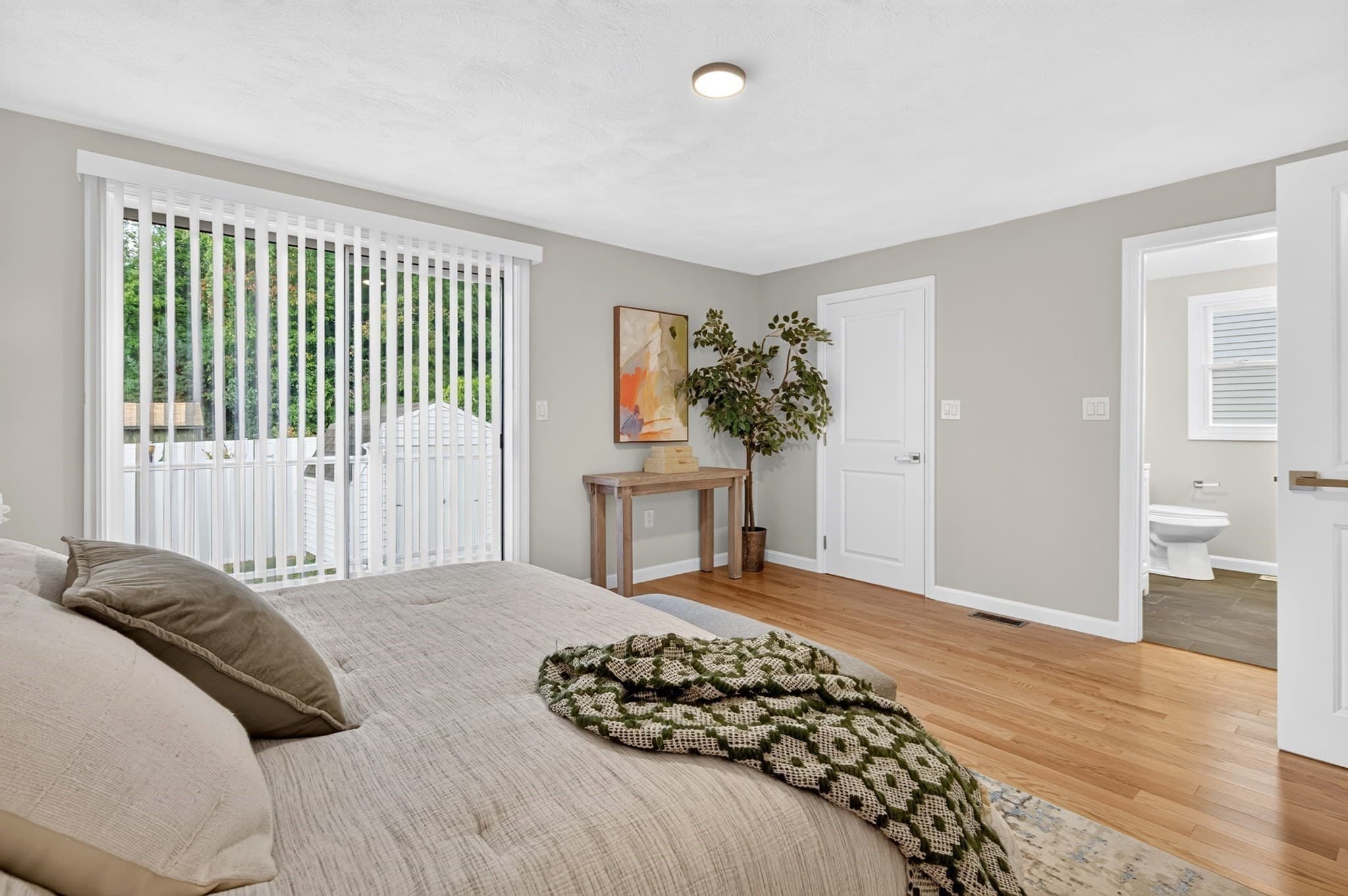 Single Family Residence at 72 Arcadia Ave, Waltham MA 02452, Waltham, photo 13 of 37