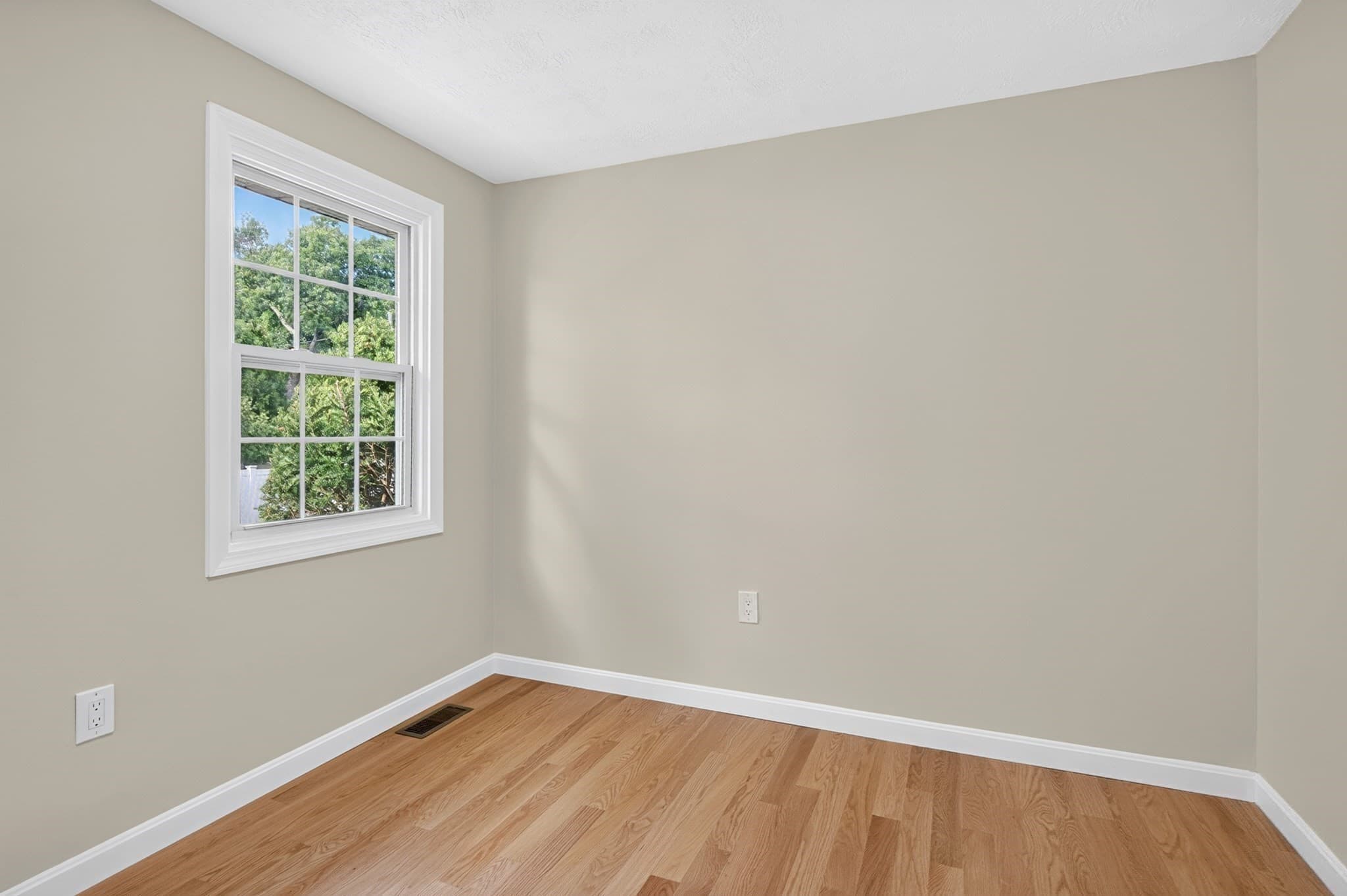 Single Family Residence at 72 Arcadia Ave, Waltham MA 02452, Waltham, photo 20 of 37