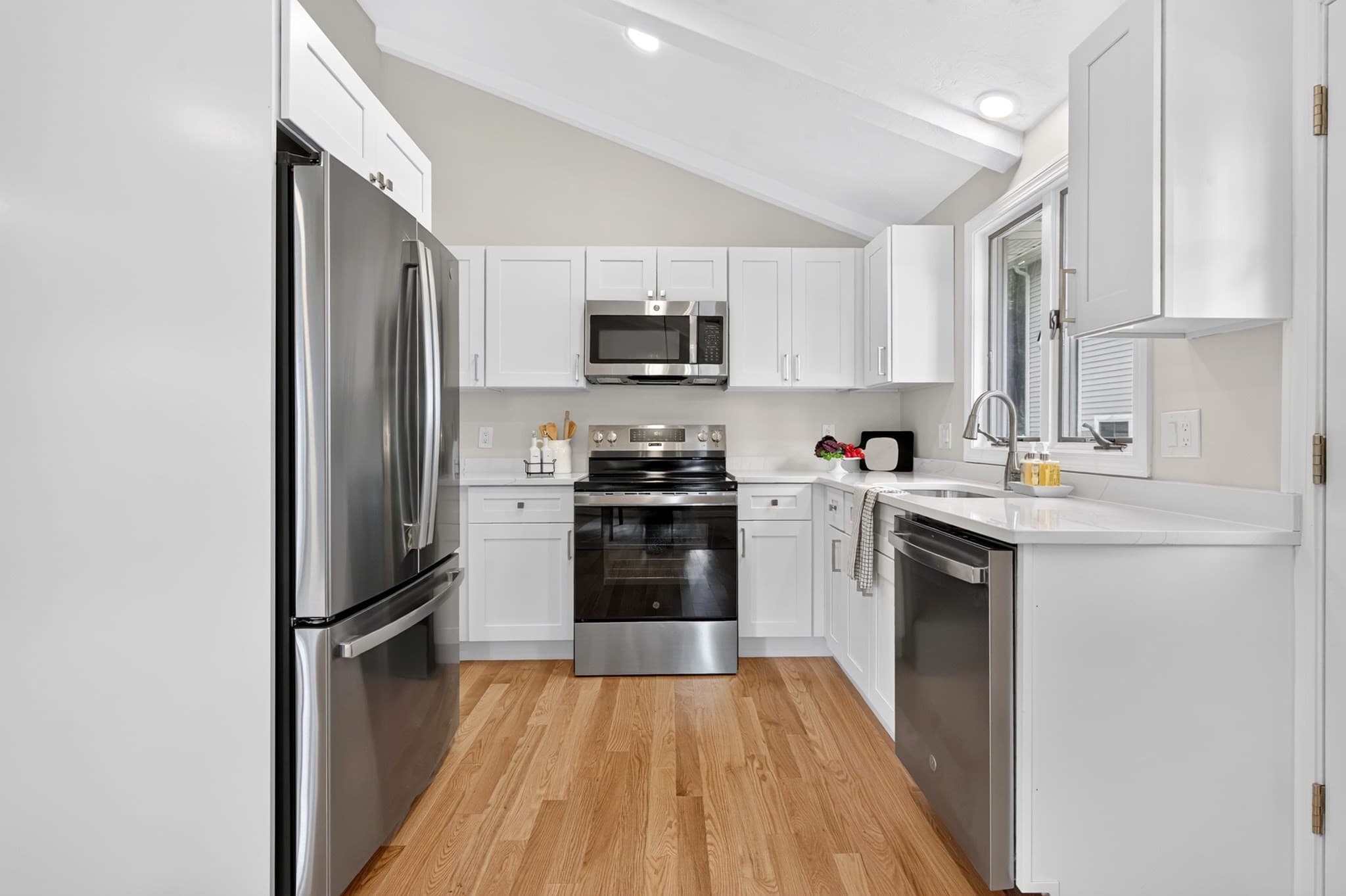 Single Family Residence at 72 Arcadia Ave, Waltham MA 02452, Waltham, photo 9 of 37