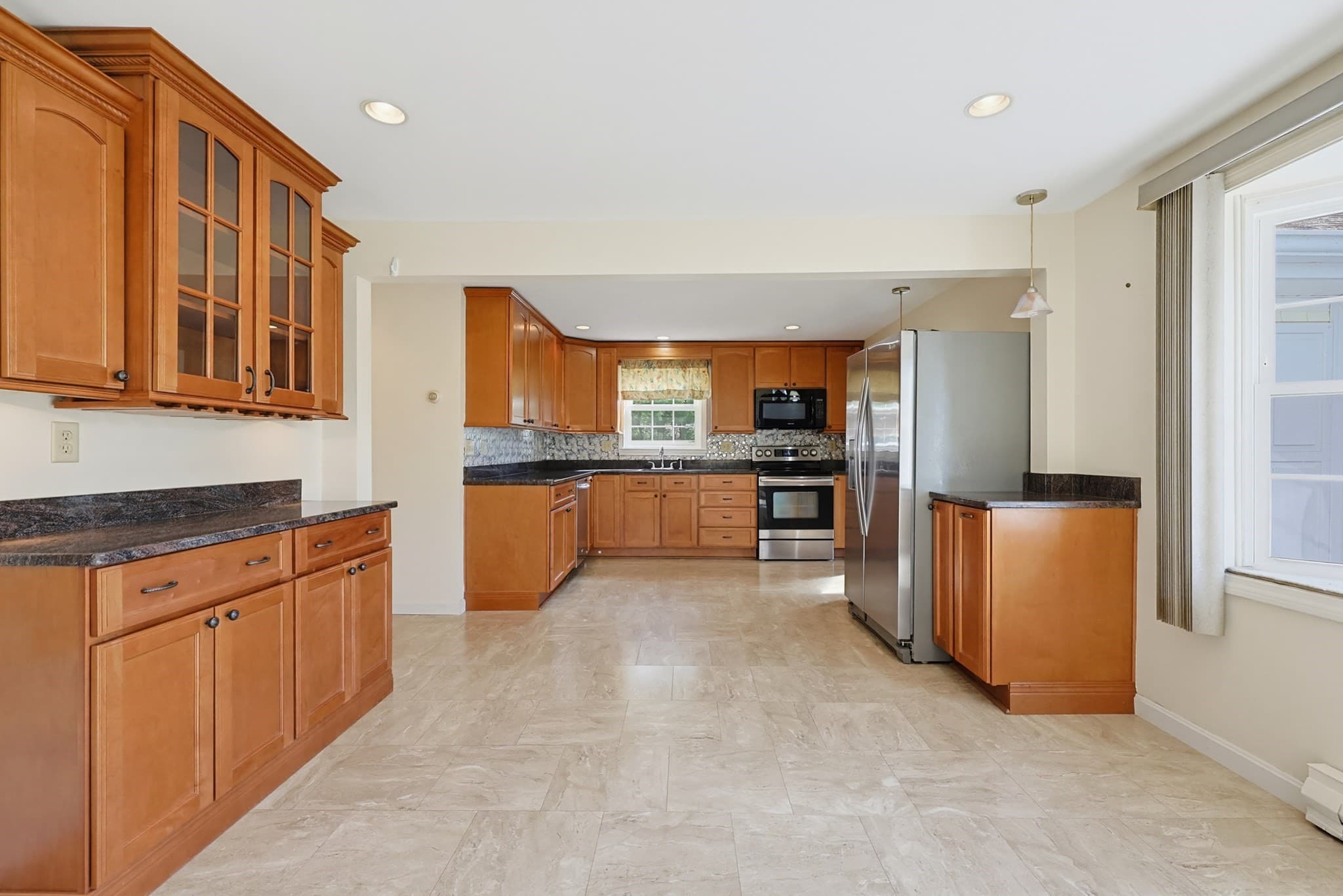 Single Family Residence at 88 Darren Dr., Brockton MA 02301, Brockton, photo 4 of 29