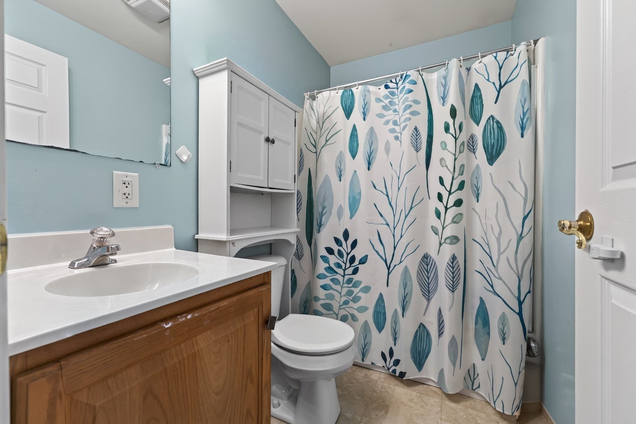 Single Family Residence at 550 South St, Somerset MA 02726, Somerset, photo 16 of 42