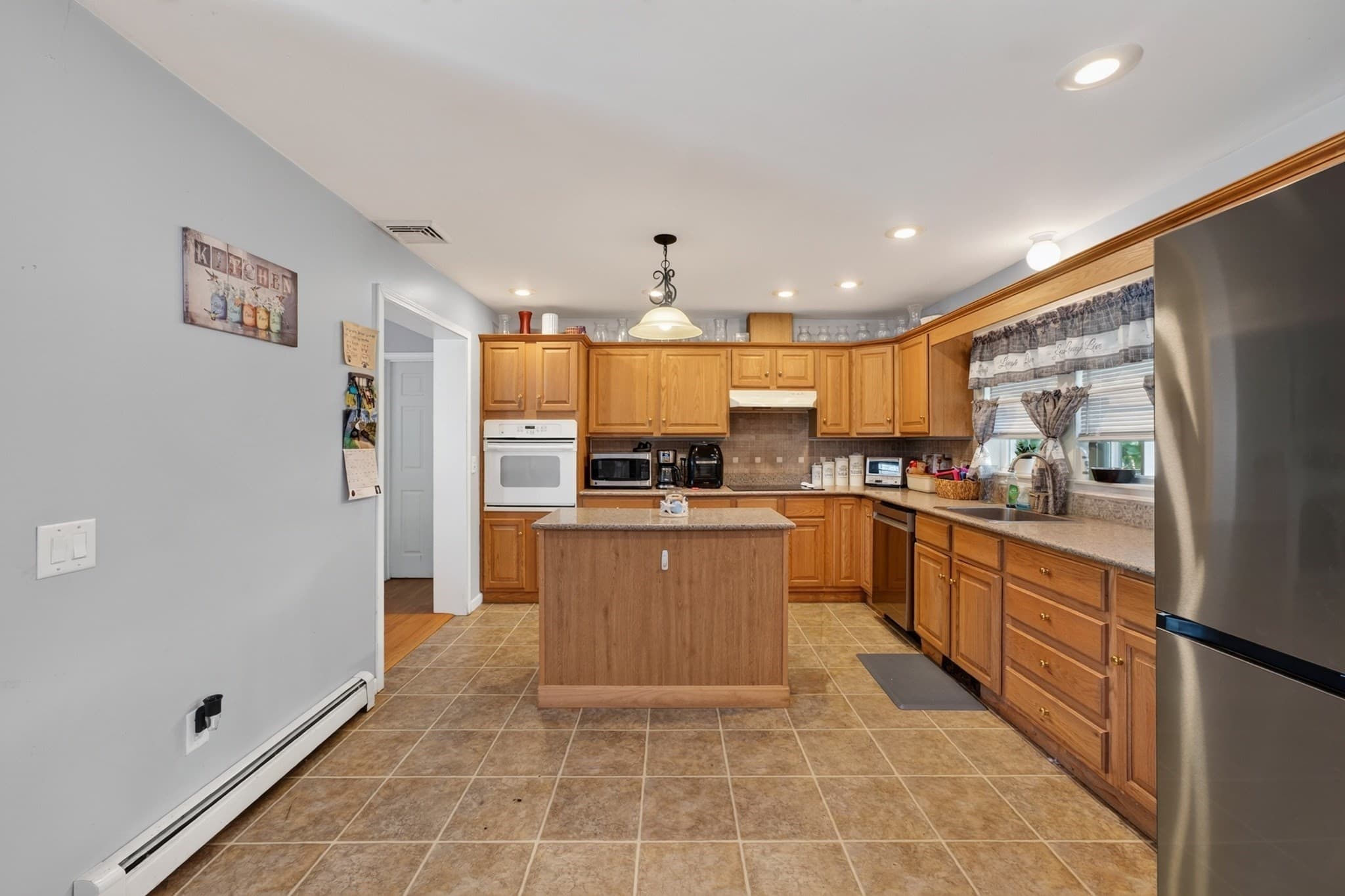 Single Family Residence at 550 South St, Somerset MA 02726, Somerset, photo 9 of 42