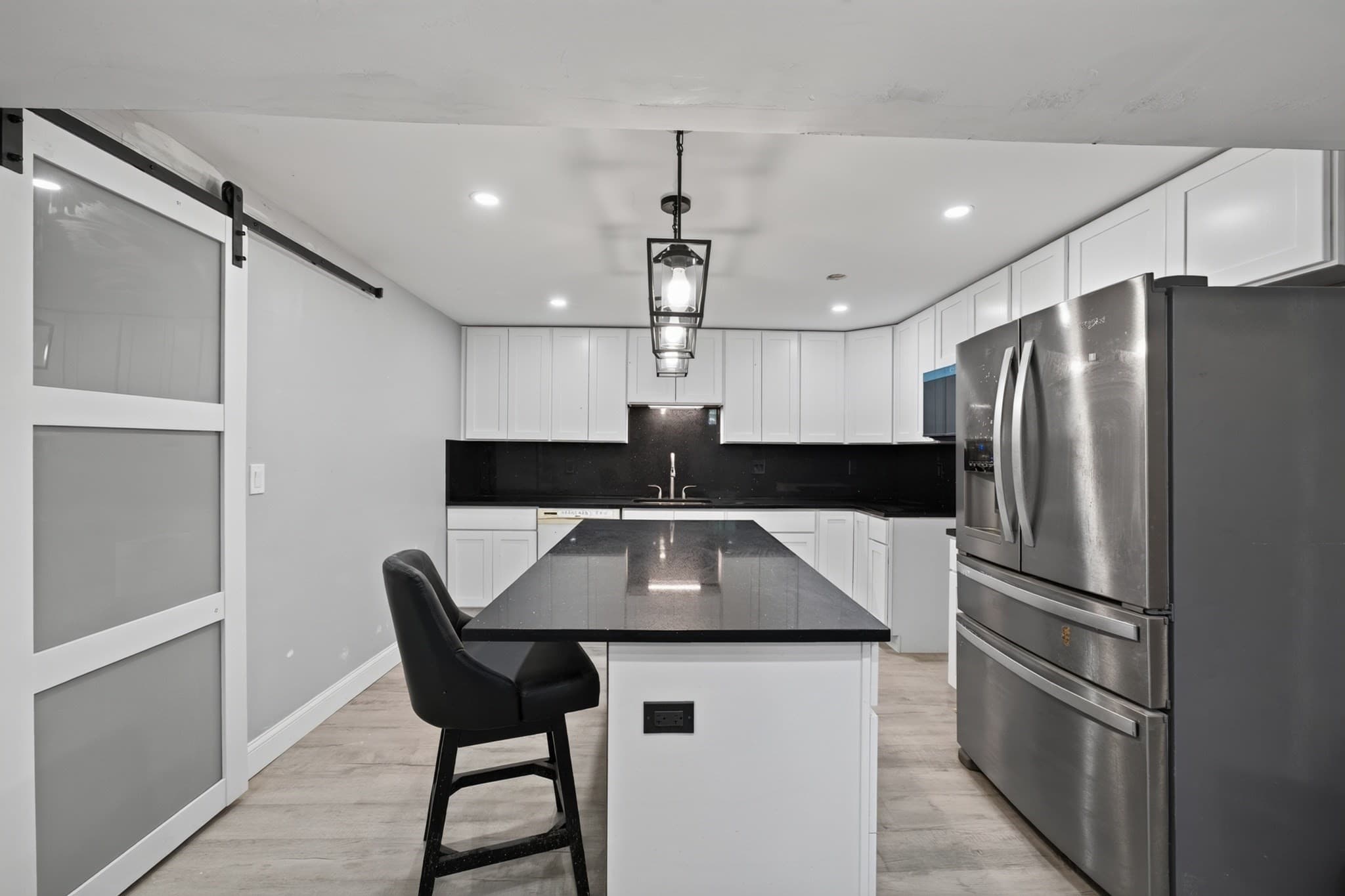 Single Family Residence at 550 South St, Somerset MA 02726, Somerset, photo 33 of 42