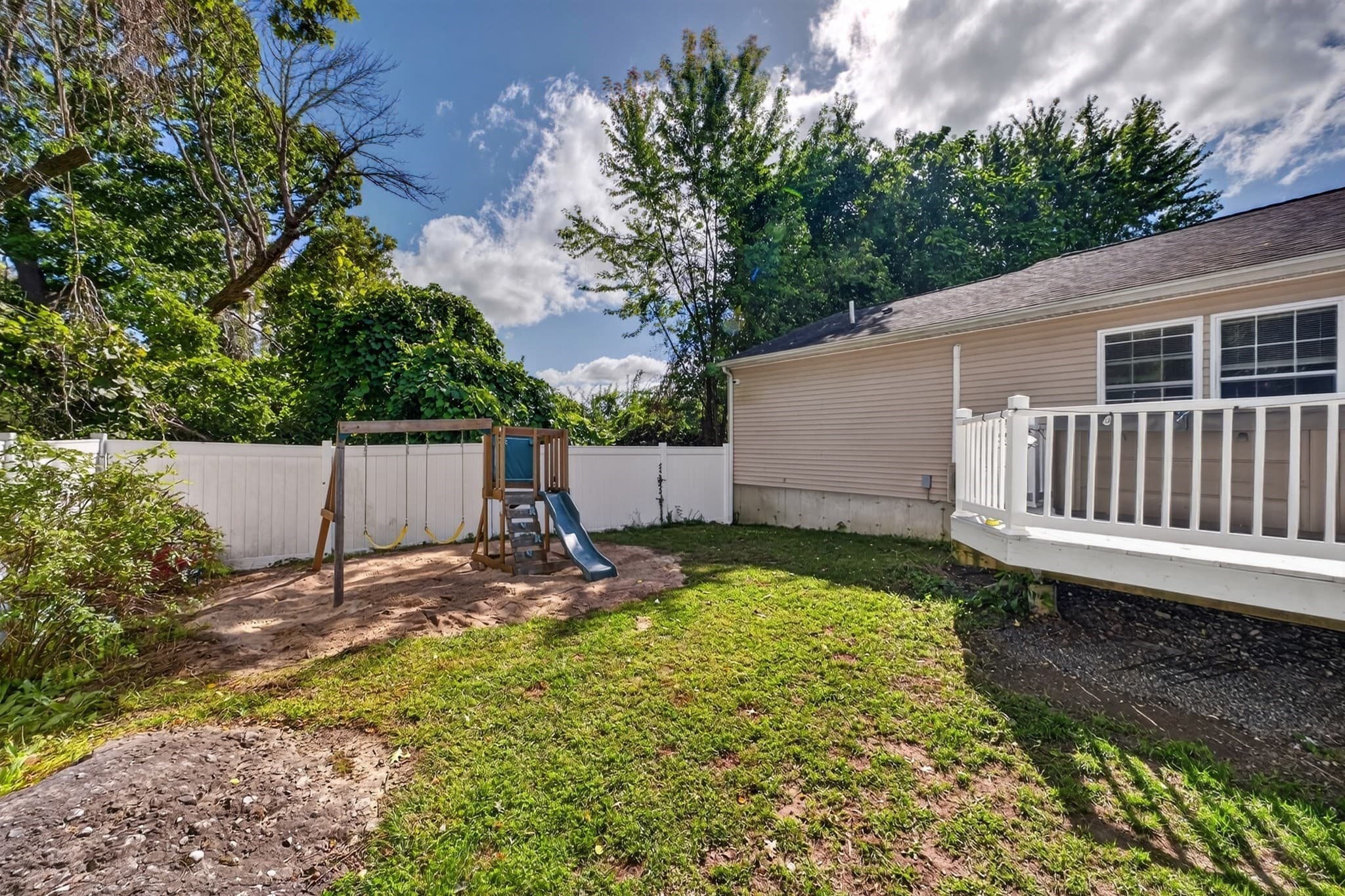 Single Family Residence at 550 South St, Somerset MA 02726, Somerset, photo 37 of 42