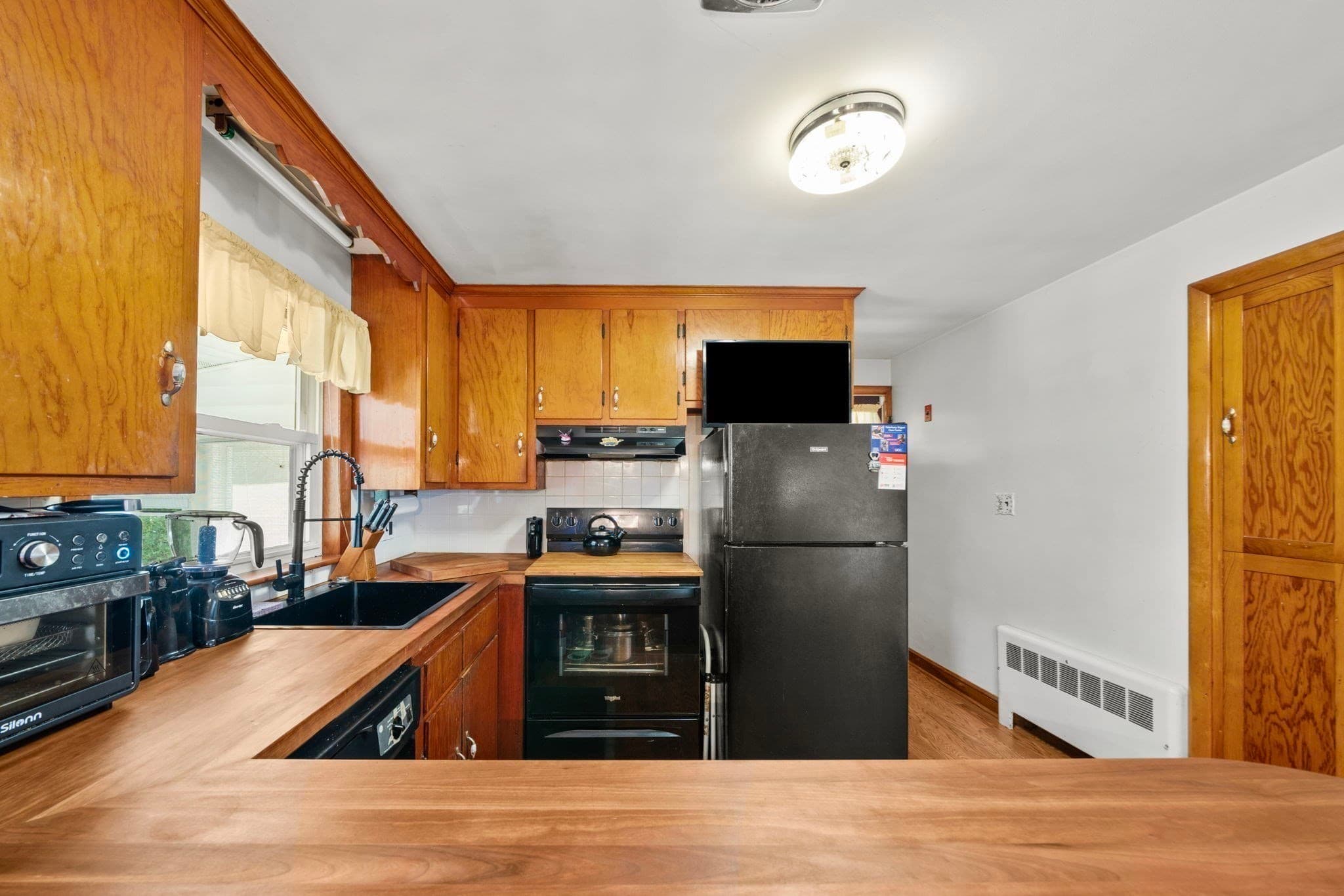 Single Family Residence at 38 Bonavesta St, Lynn MA 01905, Lynn, photo 12 of 30