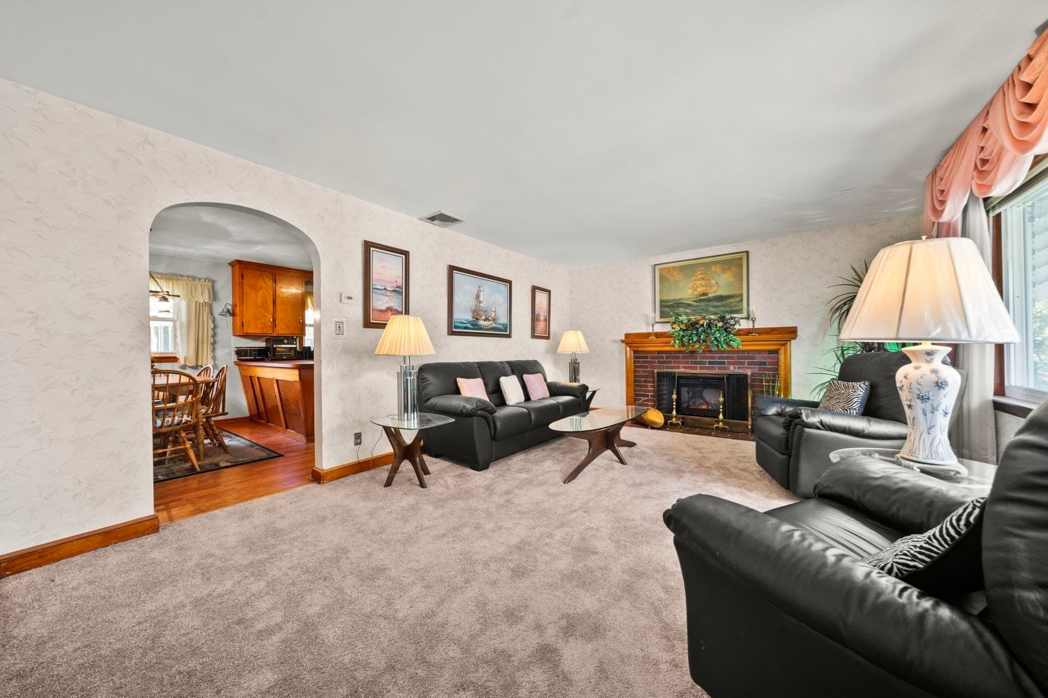 Single Family Residence at 38 Bonavesta St, Lynn MA 01905, Lynn, photo 3 of 30