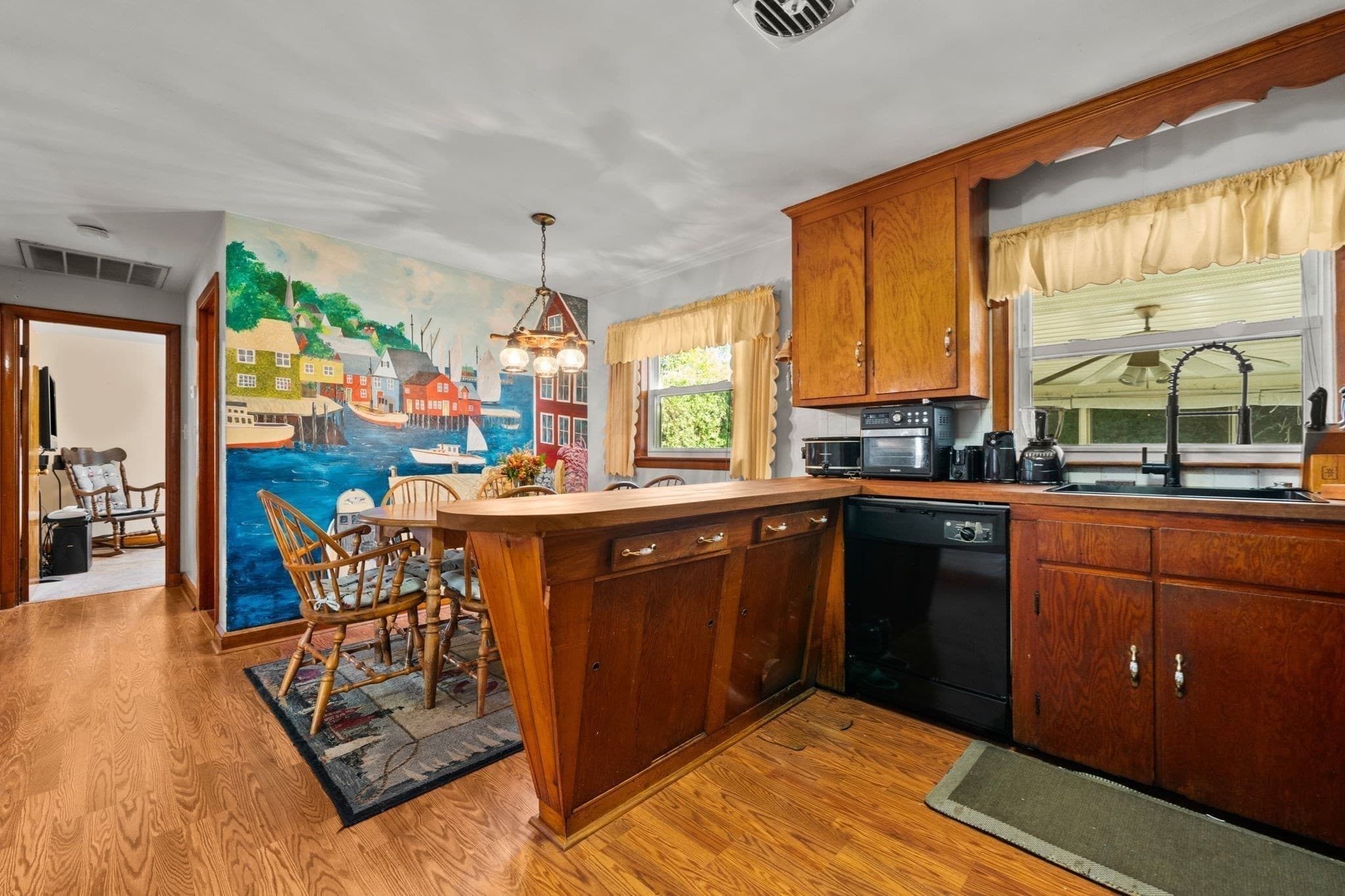 Single Family Residence at 38 Bonavesta St, Lynn MA 01905, Lynn, photo 4 of 30