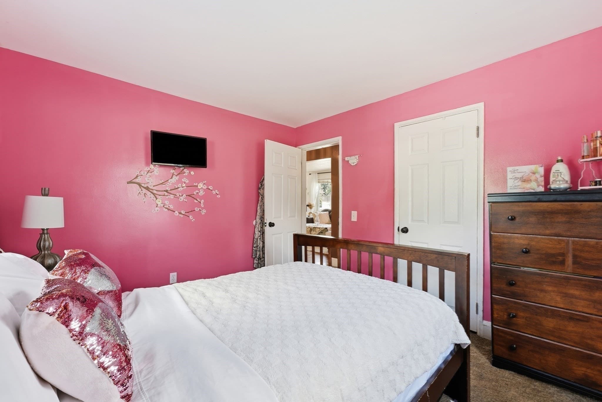Single Family Residence at 68 Alhambra Cir N, Agawam MA 01001, Agawam, photo 16 of 39