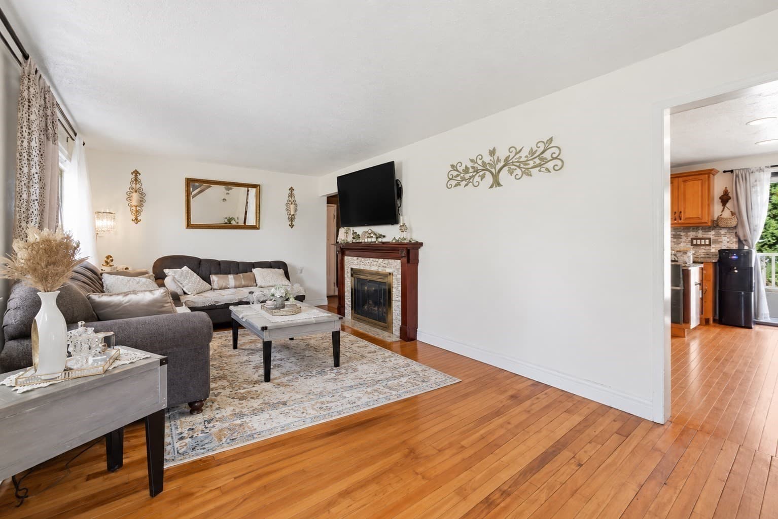 Single Family Residence at 68 Alhambra Cir N, Agawam MA 01001, Agawam, photo 5 of 39