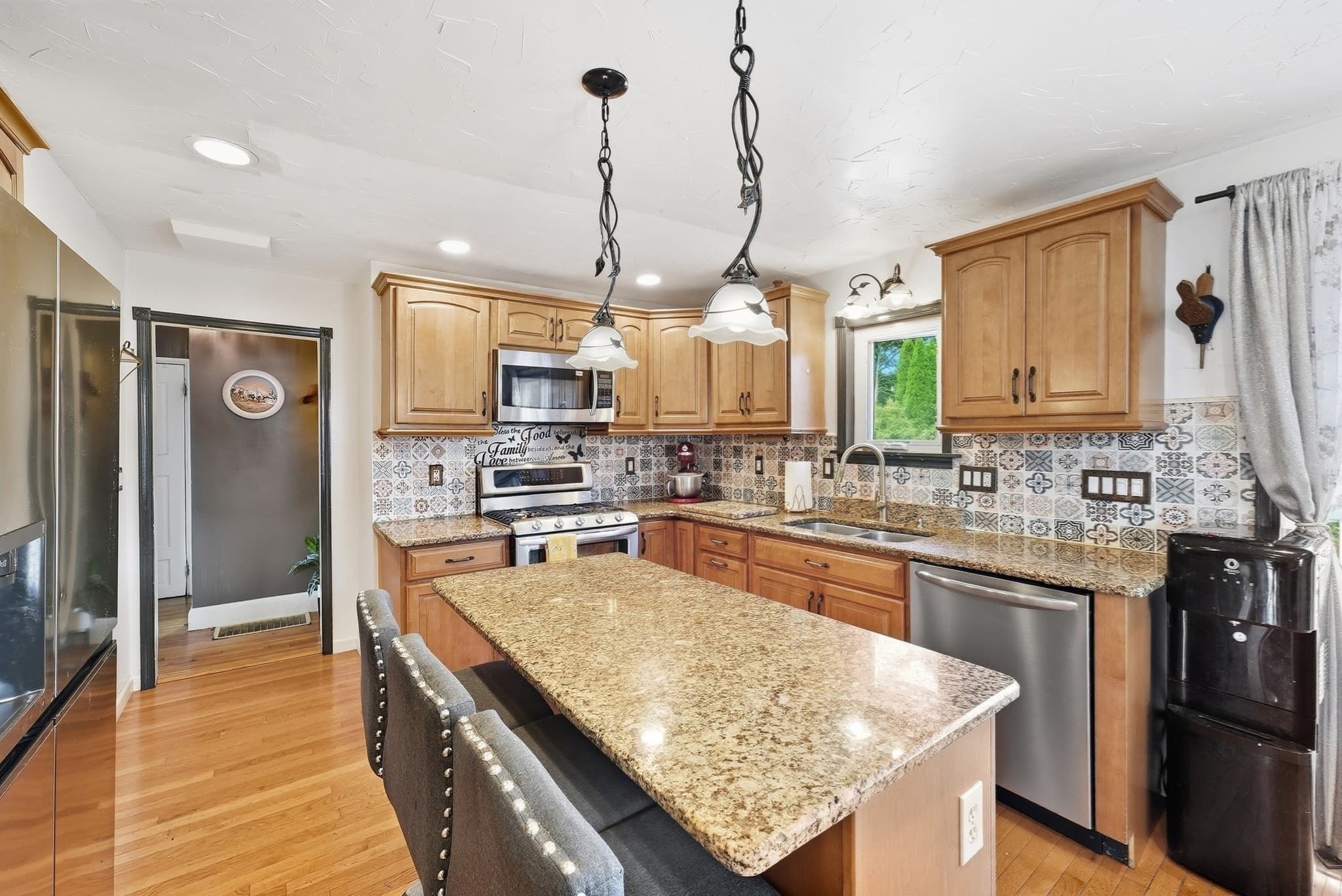 Single Family Residence at 68 Alhambra Cir N, Agawam MA 01001, Agawam, photo 9 of 39