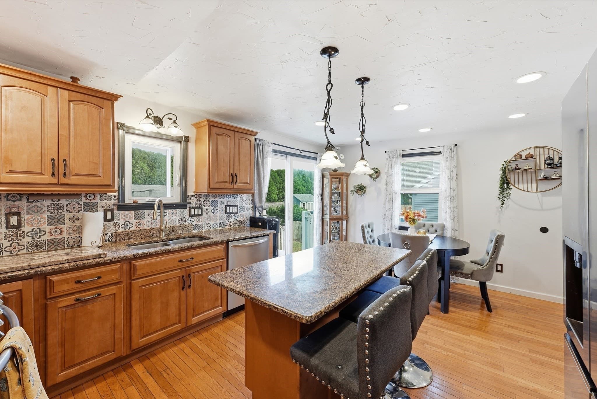 Single Family Residence at 68 Alhambra Cir N, Agawam MA 01001, Agawam, photo 10 of 39