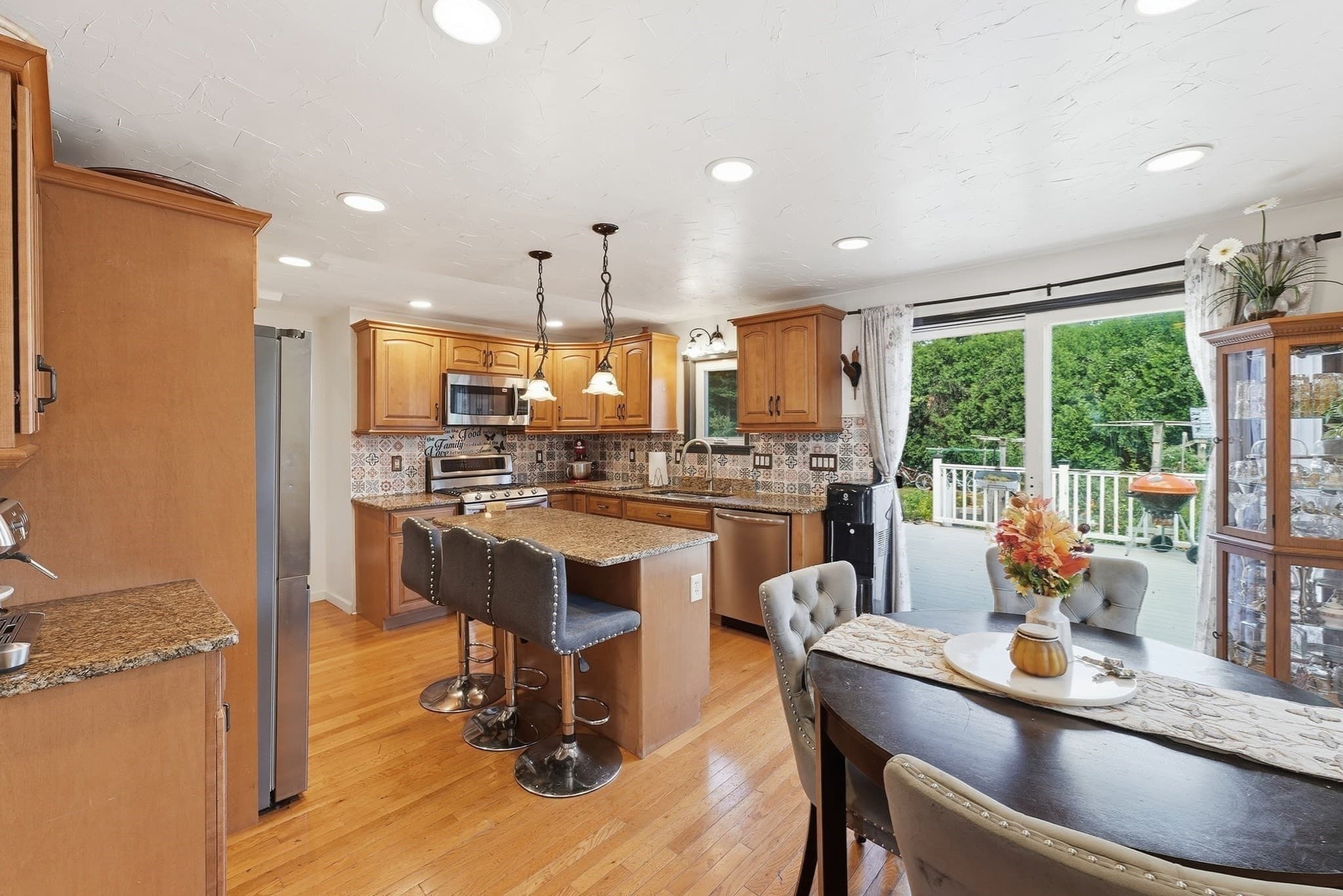 Single Family Residence at 68 Alhambra Cir N, Agawam MA 01001, Agawam, photo 8 of 39