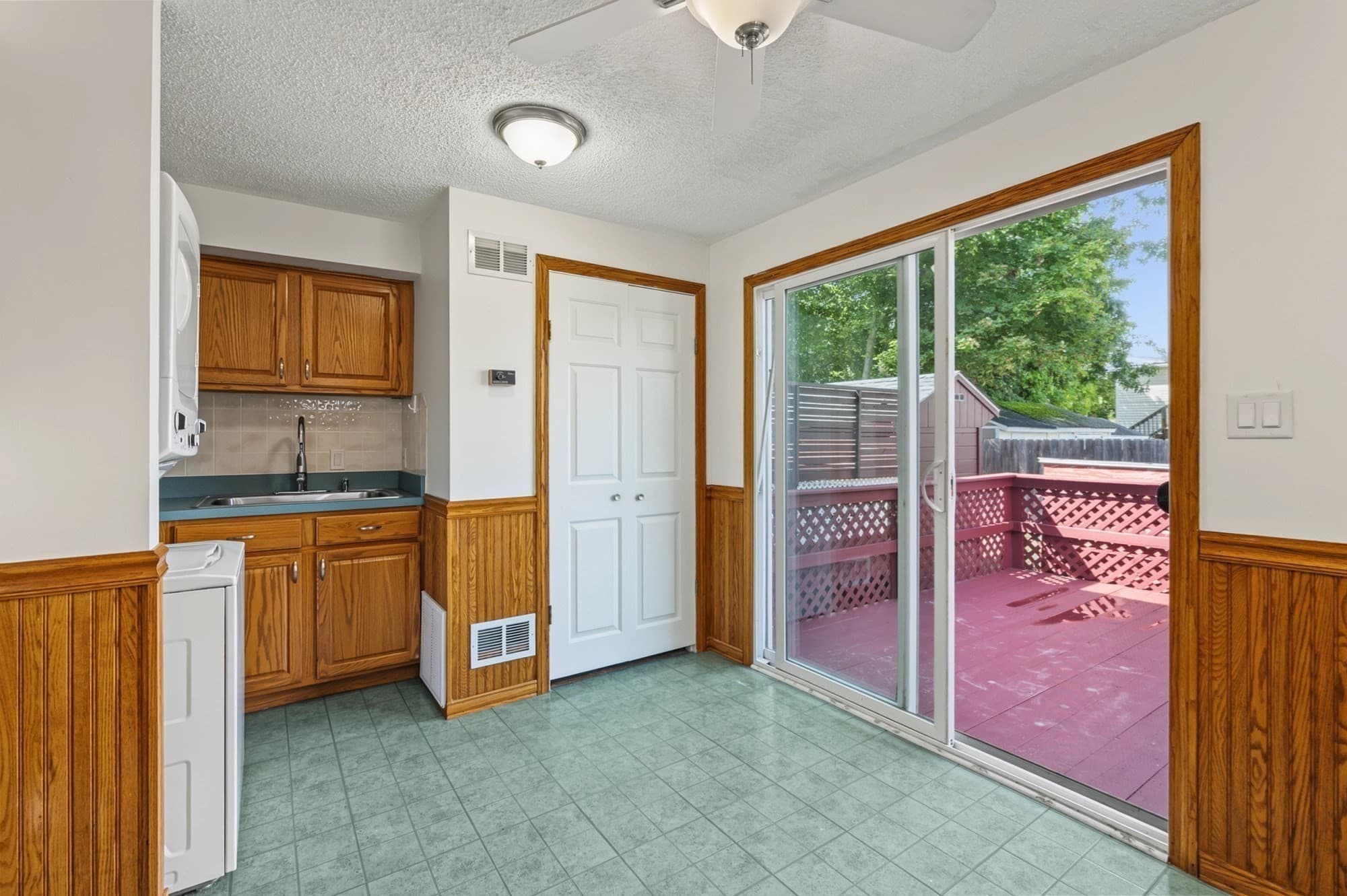 Condominium at 79 Arnold Ave # 79, Lowell MA 01852, Lowell, photo 7 of 33