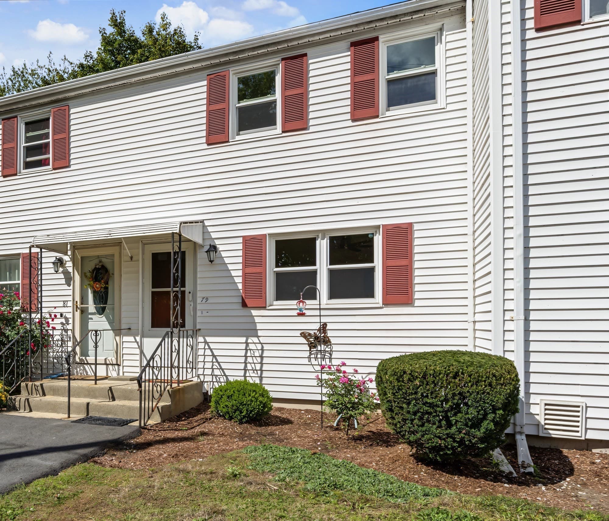 79 Arnold Ave # 79, Lowell MA 01852